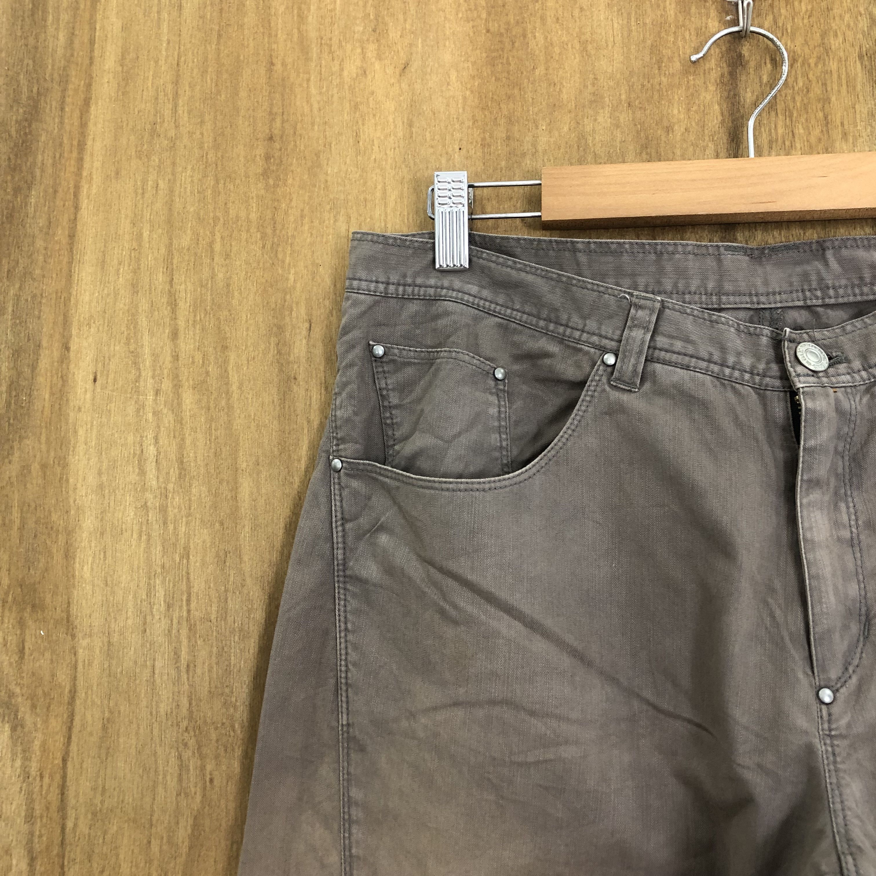 Takeo Kikuchi takeo kikuchi .TK . faded brown pants (N28) Size US 32 / EU 48 - 4 Thumbnail