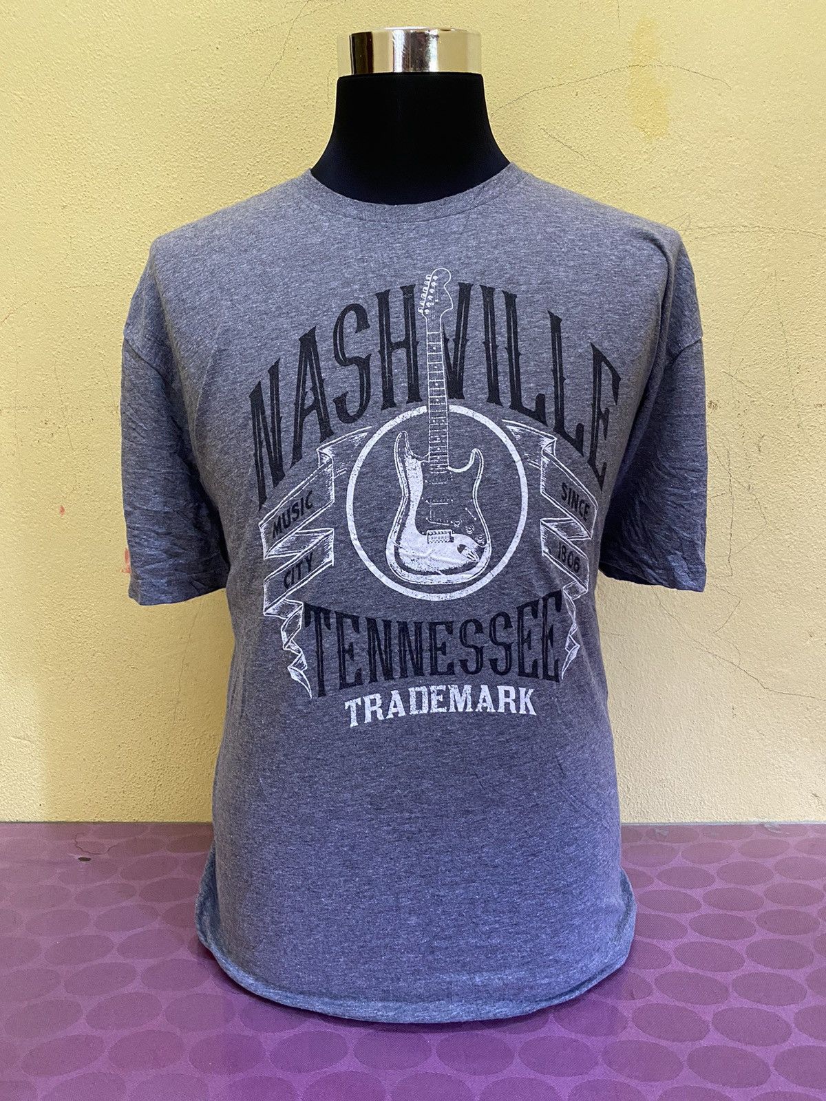 Band Tees Nashville Music city Tshirt Size US XL / EU 56 / 4 - 1 Thumbnail