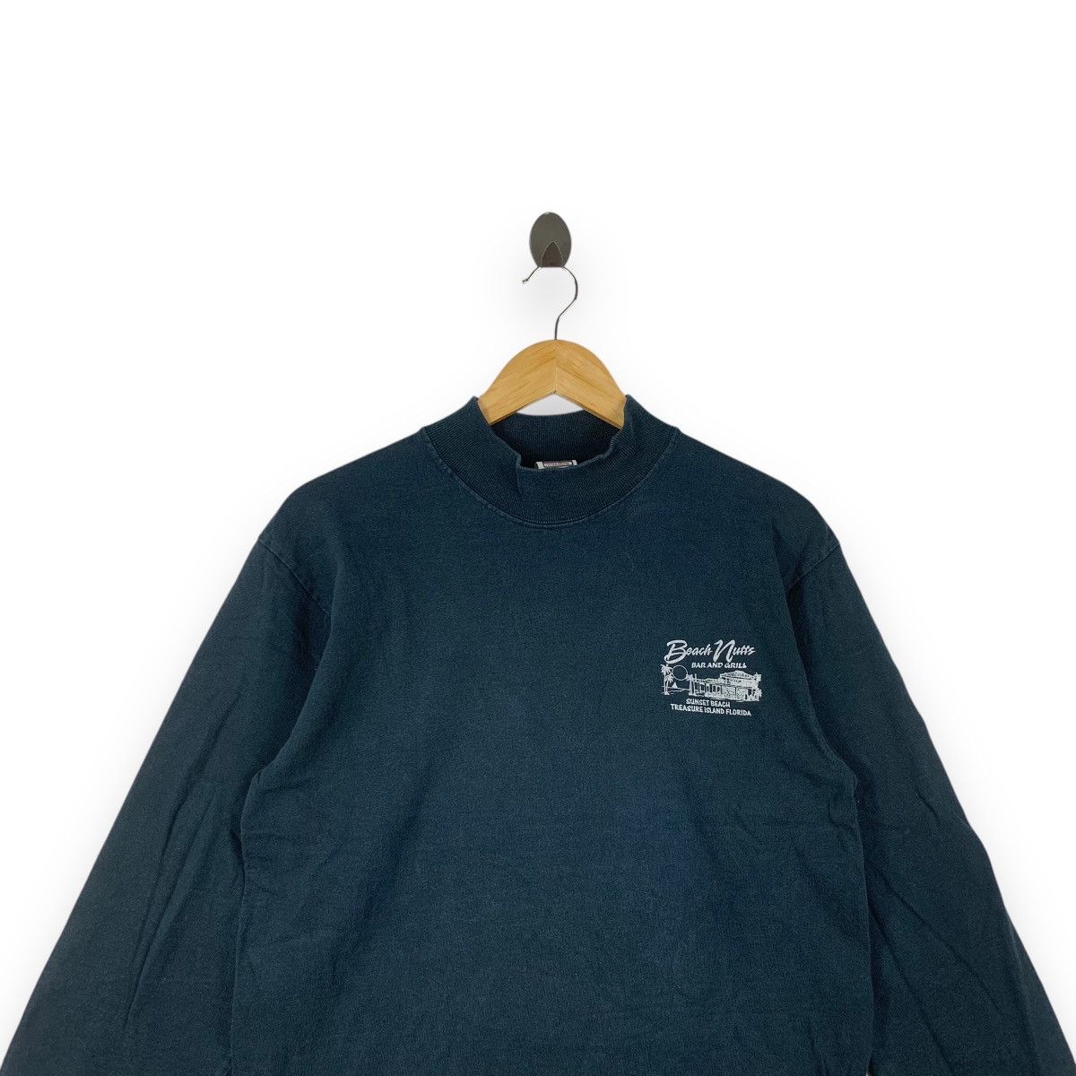 Vintage Vintage BEACH NUTTS BAR & GRILL Long Sleeve Tee Shirt Sunset Size US M / EU 48-50 / 2 - 4 Thumbnail