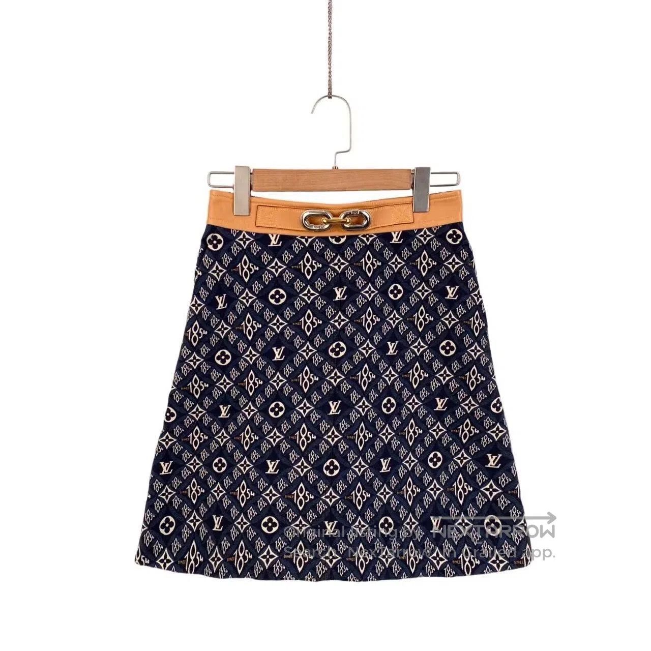 Louis Vuitton Louis Vuitton The skirt is full of old flowers| Size 42" / US 20 - 1 Thumbnail