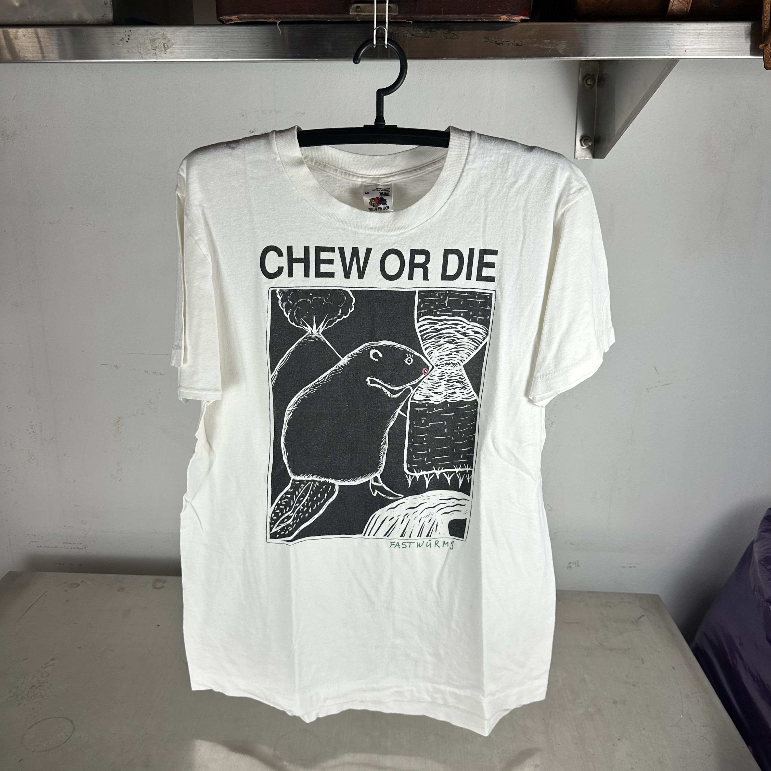 Vintage Vintage 90s Chew Or Die Fastwurms Artwork Graphic T-shirt Size US L / EU 52-54 / 3 - 1 Thumbnail