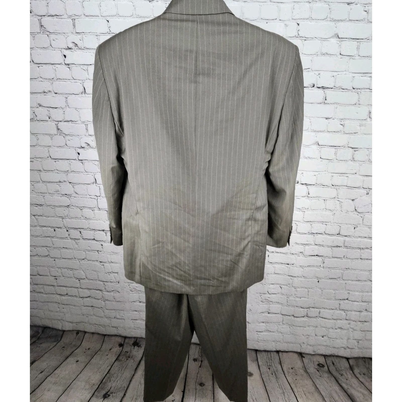 Calvin Klein Calvin Klein Grey 100% Wool Striped Full Pant Suit 2 Piece Set 42R Mens Suit Shirt? Size 42R - 2 Thumbnail