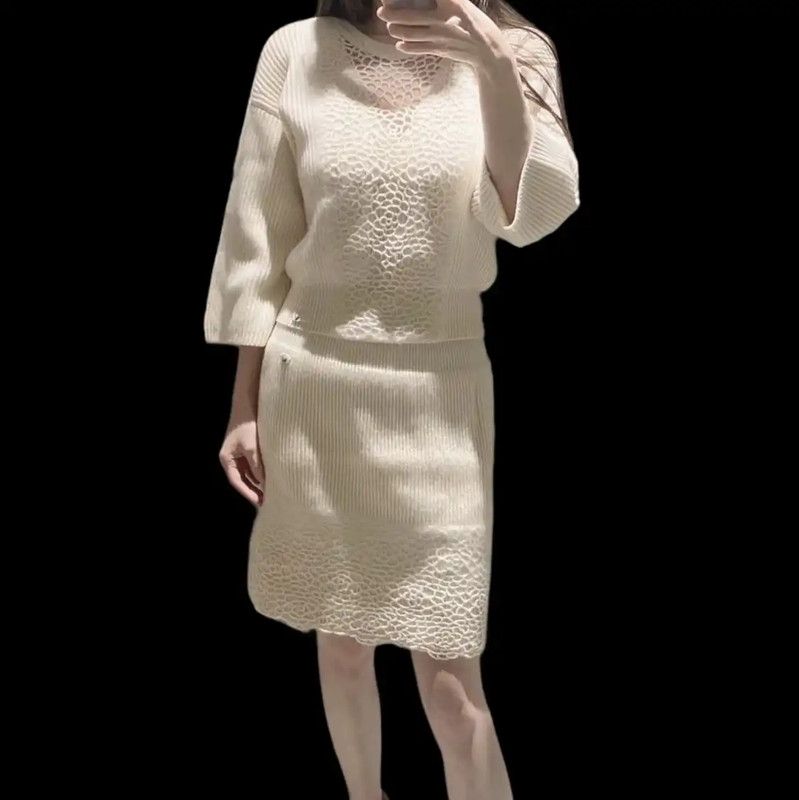 Chanel Chanel Winter Cream Cashmere Sweater 0089 Size L / US 10 / IT 46 - 1 Thumbnail