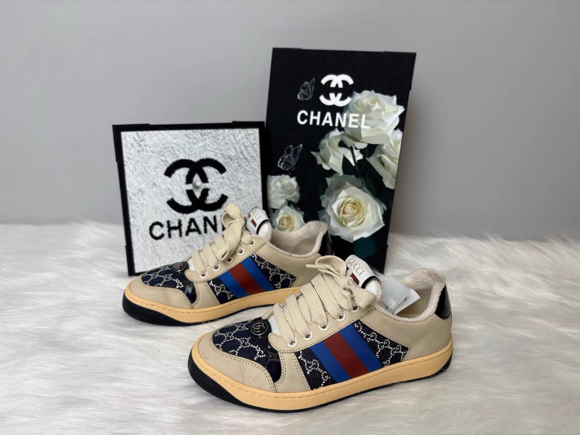 Gucci Gucci Screener Blue-Red Crystal Flat Sneakers K36 Size US 5 / IT 35 - 1 Thumbnail