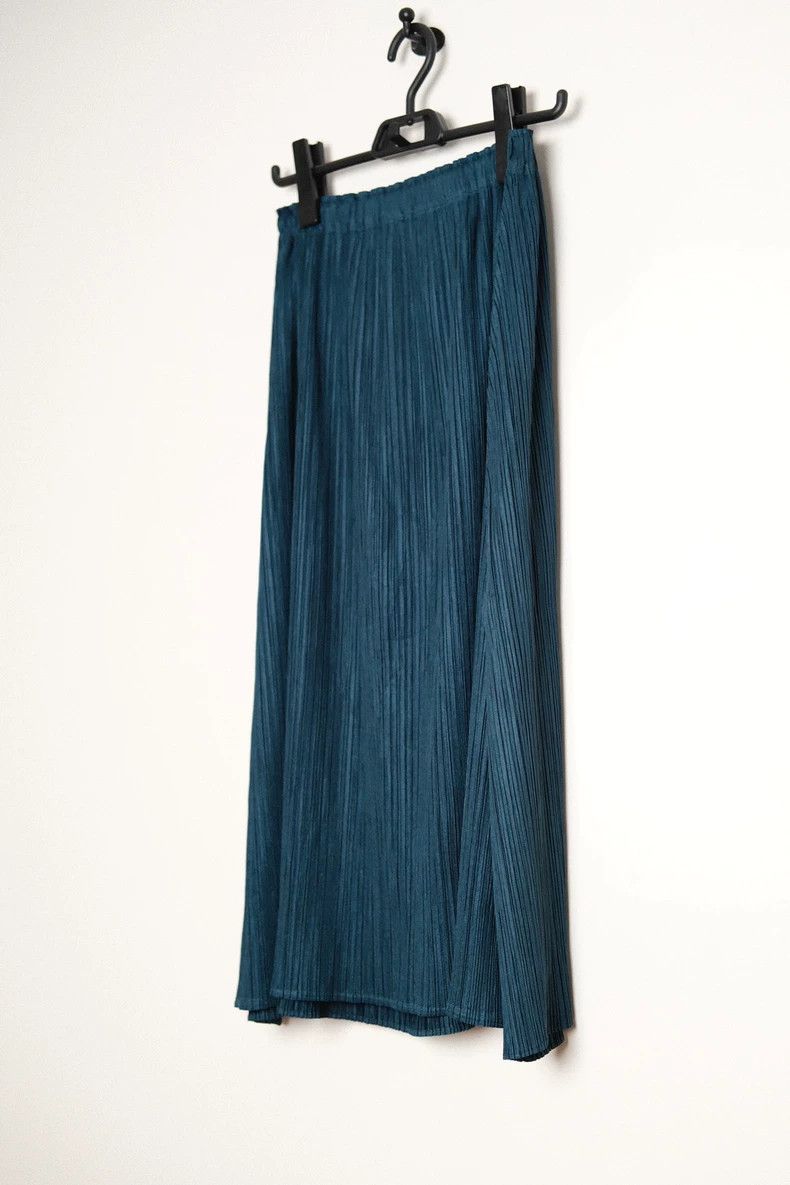 Issey Miyake issey miyake size:4 Peacock blue skirt Size 42" / US 20 - 2 Thumbnail