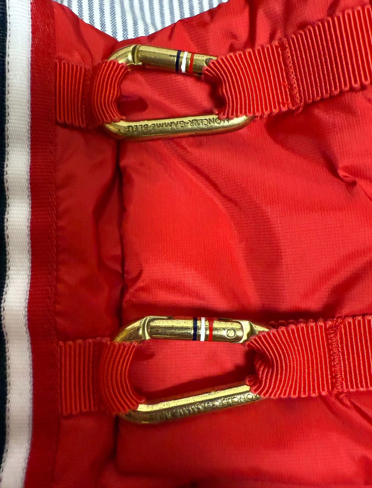 Moncler Moncler Gamme Bleu Red Down Jacket with Gold Stripe Buckle Size US L / EU 52-54 / 3 - 4 Thumbnail