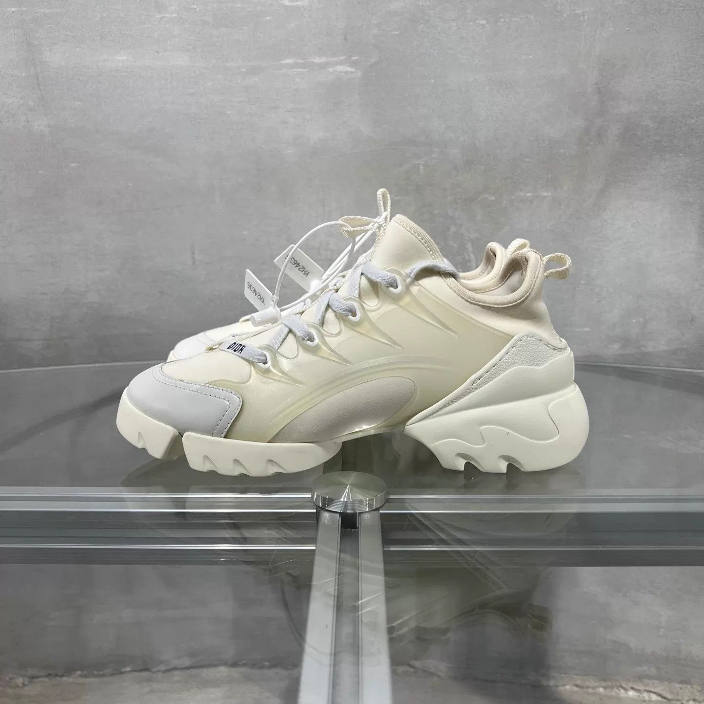 Dior Dior white dad shoes size 36 Size US 5.5 / IT 35.5 - 3 Thumbnail