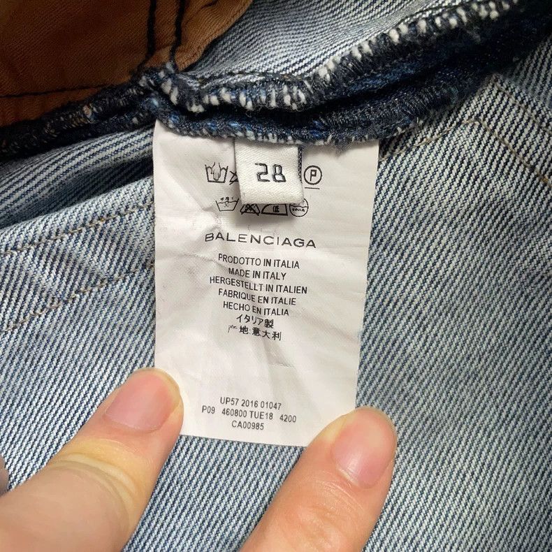Balenciaga Balenciaga Washed Blue Jeans 2501-Nextarrow Size US 28 / EU 44 - 5 Thumbnail