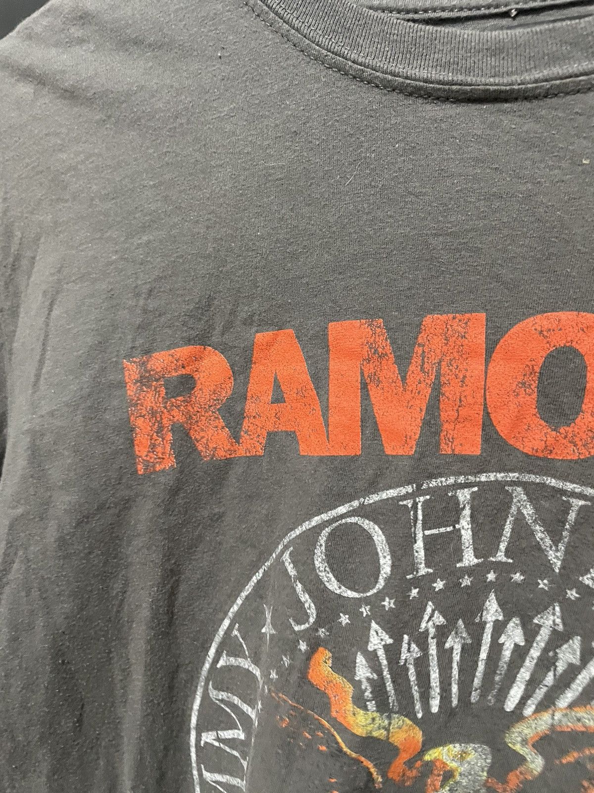 Band Tees 00s Ramones Big Logo Band Tee Vintage T Shirt Streetwear Size US L / EU 52-54 / 3 - 4 Thumbnail