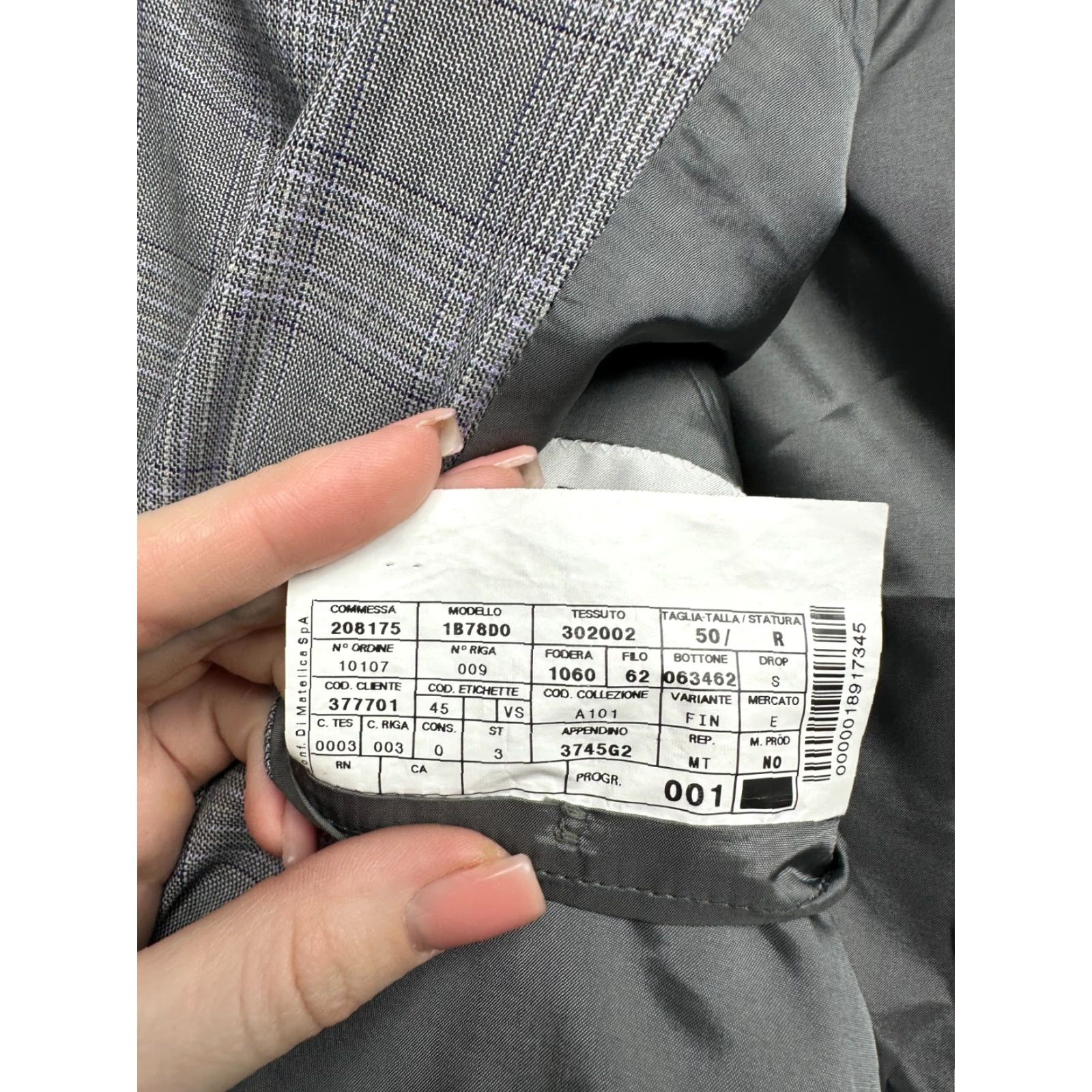 Armani Armani Collezioni Mens Wool Blazer Jacket Made in Italy Size 50R (M) Gray Wool Blazer Men Adult M Blazer Italy 50R Mens Jacket Two-Button Vintage: No Size 40R - 4 Thumbnail