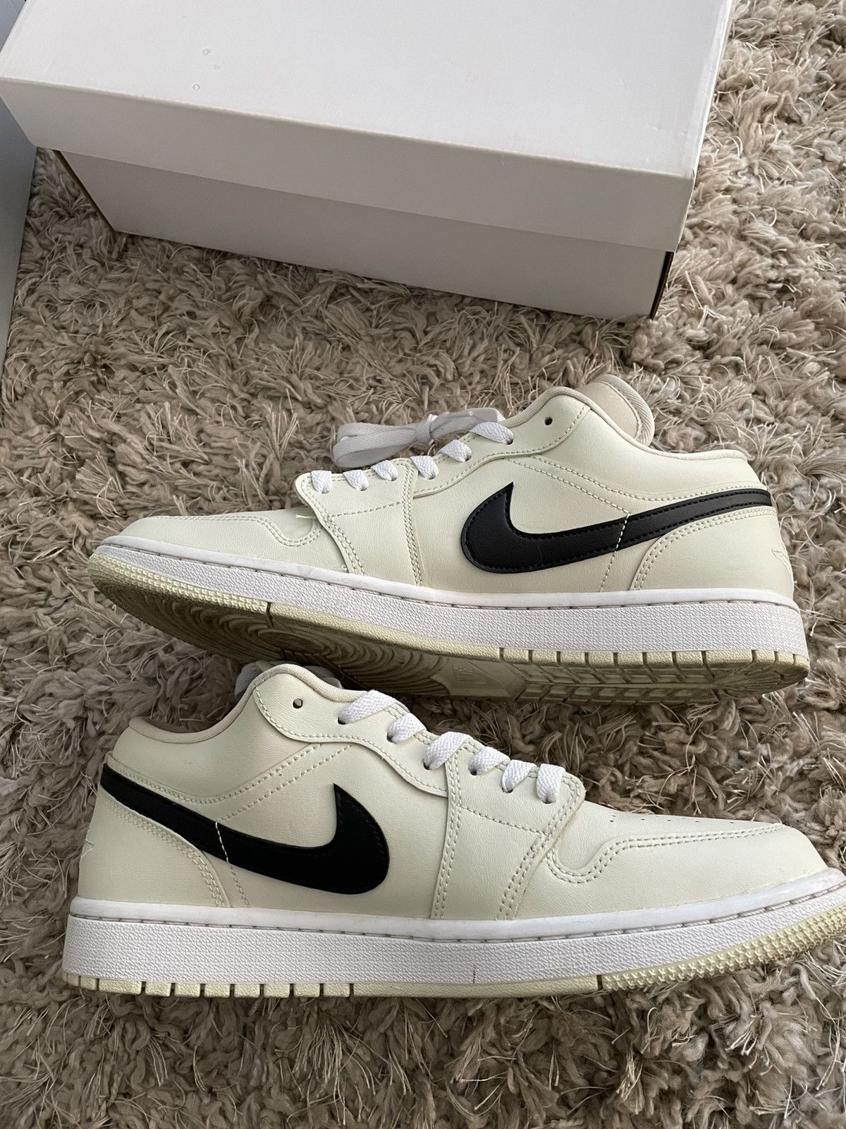 Jordan Brand Jordan 1 Low Coconut Milk Size US 11.5 / EU 44-45 - 3 Thumbnail