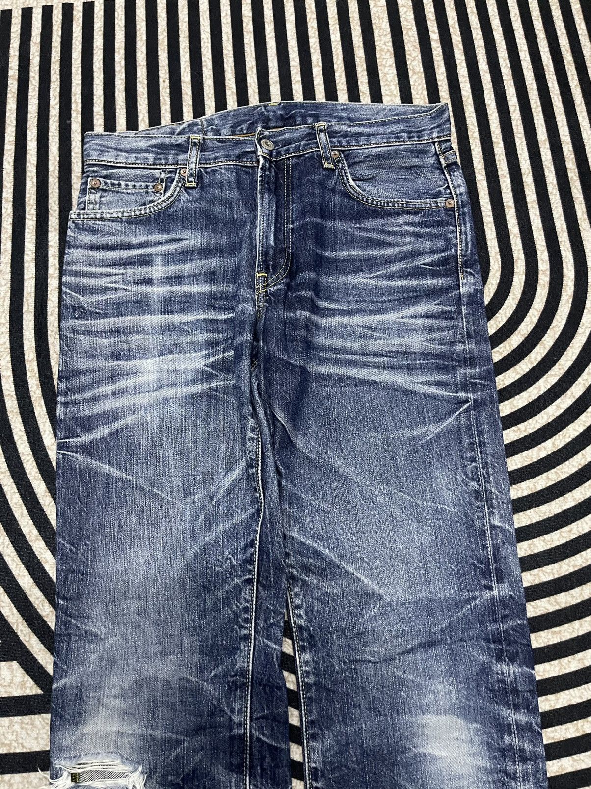 Beauty Beast 2000s UNIQLO MUDWASH DENIM DISTRESSED JEANS Size US 30 / EU 46 - 7 Thumbnail