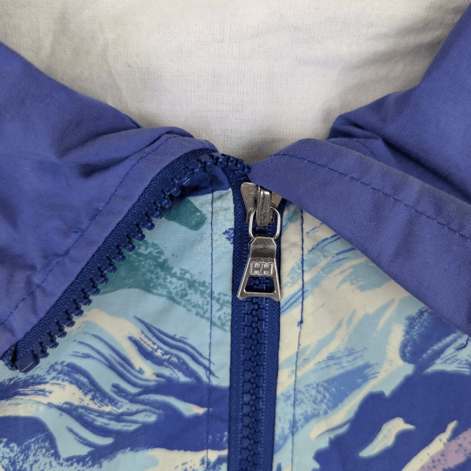 Helly Hansen × Vintage Vintage HELLY HANSEN Monogram Full Print Windbreaker Jacket Size US M / EU 48-50 / 2 - 9 Thumbnail