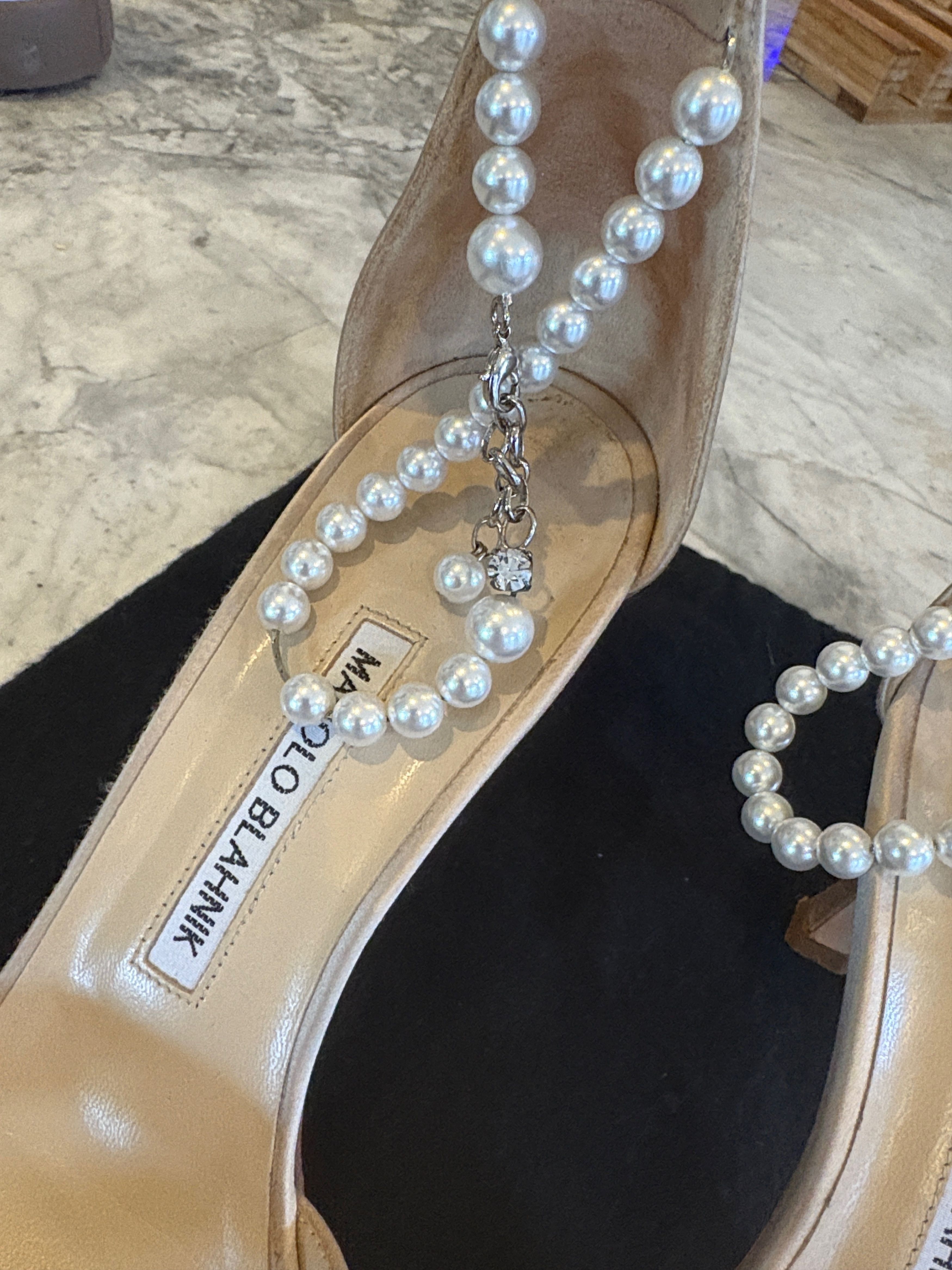 Manolo Blahnik Manolo Blahnik Beige Silk Heels / Pearl ankle strap / 38.5 Size US 7.5 / IT 37.5 - 5 Thumbnail