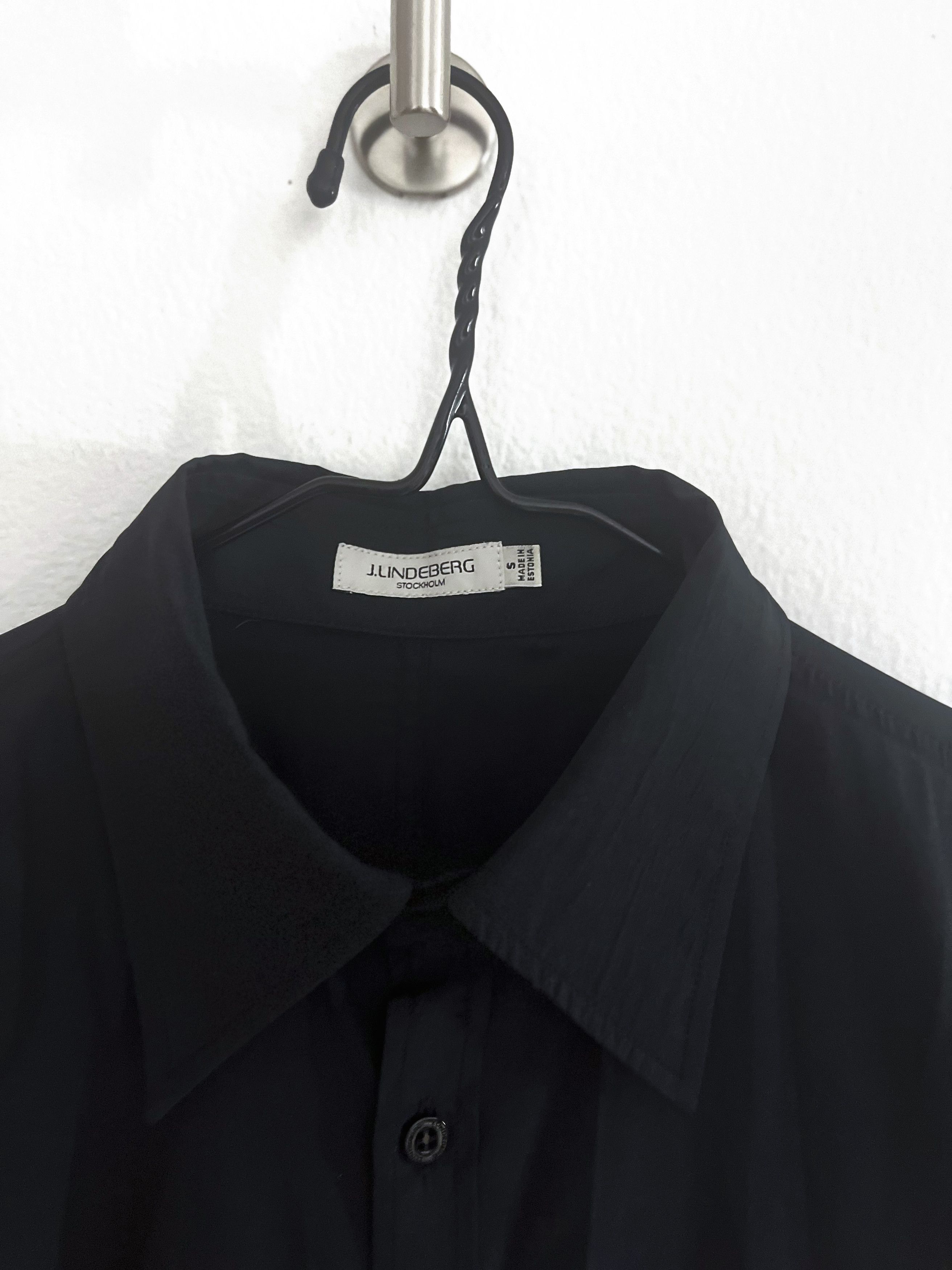 J.Lindeberg black button up shirt Size US S / EU 44-46 / 1 - 3 Thumbnail