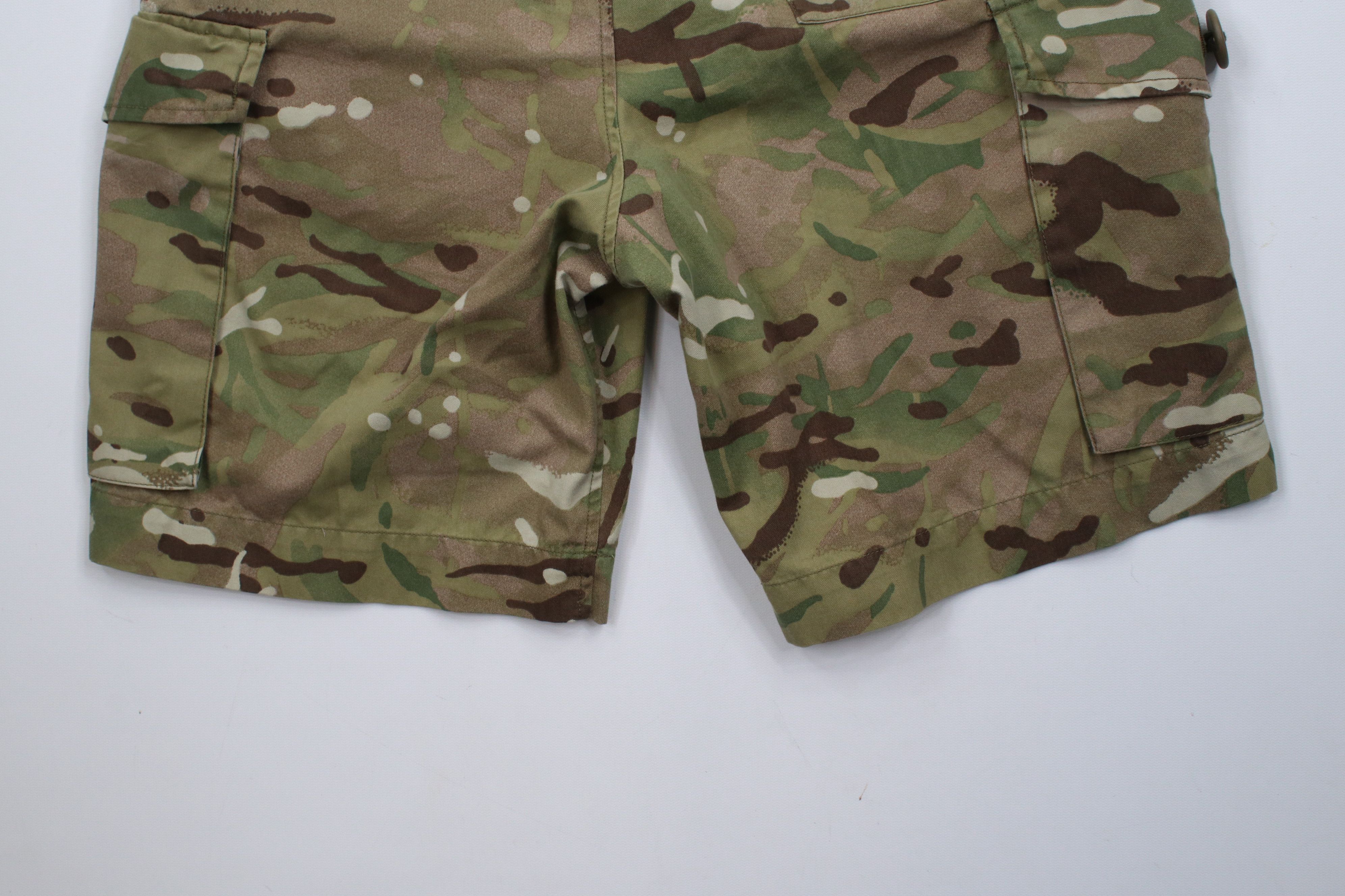 Vintage Vintage 90s Streetwear Camouflage Above Knee Cargo Shorts Size US 30 / EU 46 - 11 Thumbnail