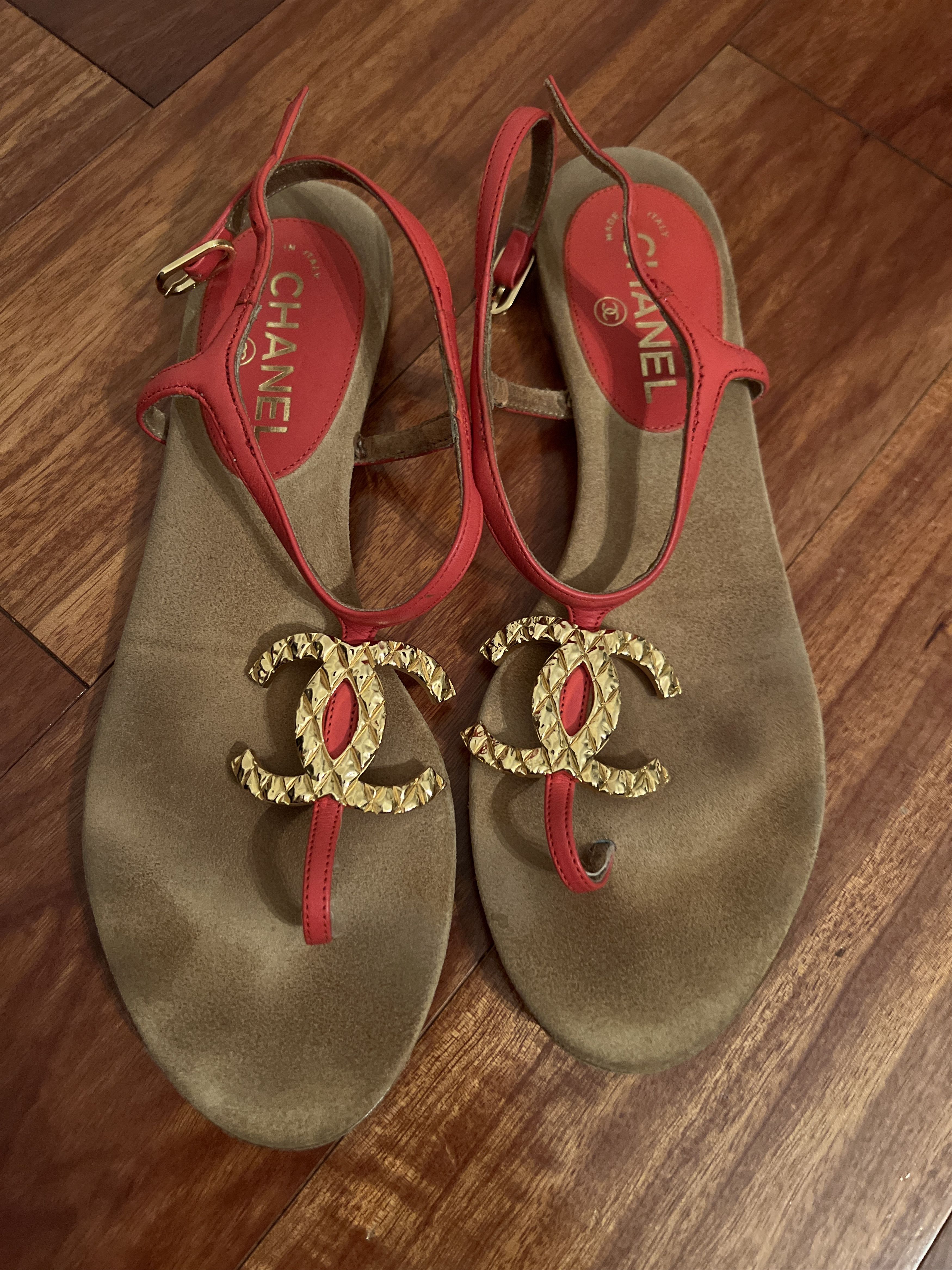 Chanel Thong logo sandal Size US 10.5 / IT 40.5 - 1 Thumbnail