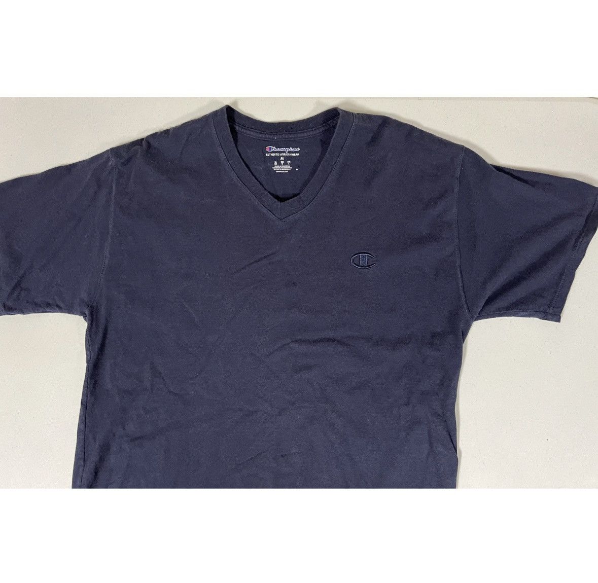 Champion Champion Navy Blue Solid V-Neck Tee T-Shirt Size M 👕 #shirt Size US M / EU 48-50 / 2 - 2 Thumbnail