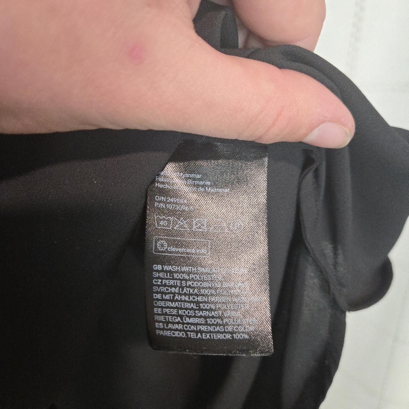 H&M H&M Black Blouse Size M / US 6-8 / IT 42-44 - 2 Thumbnail