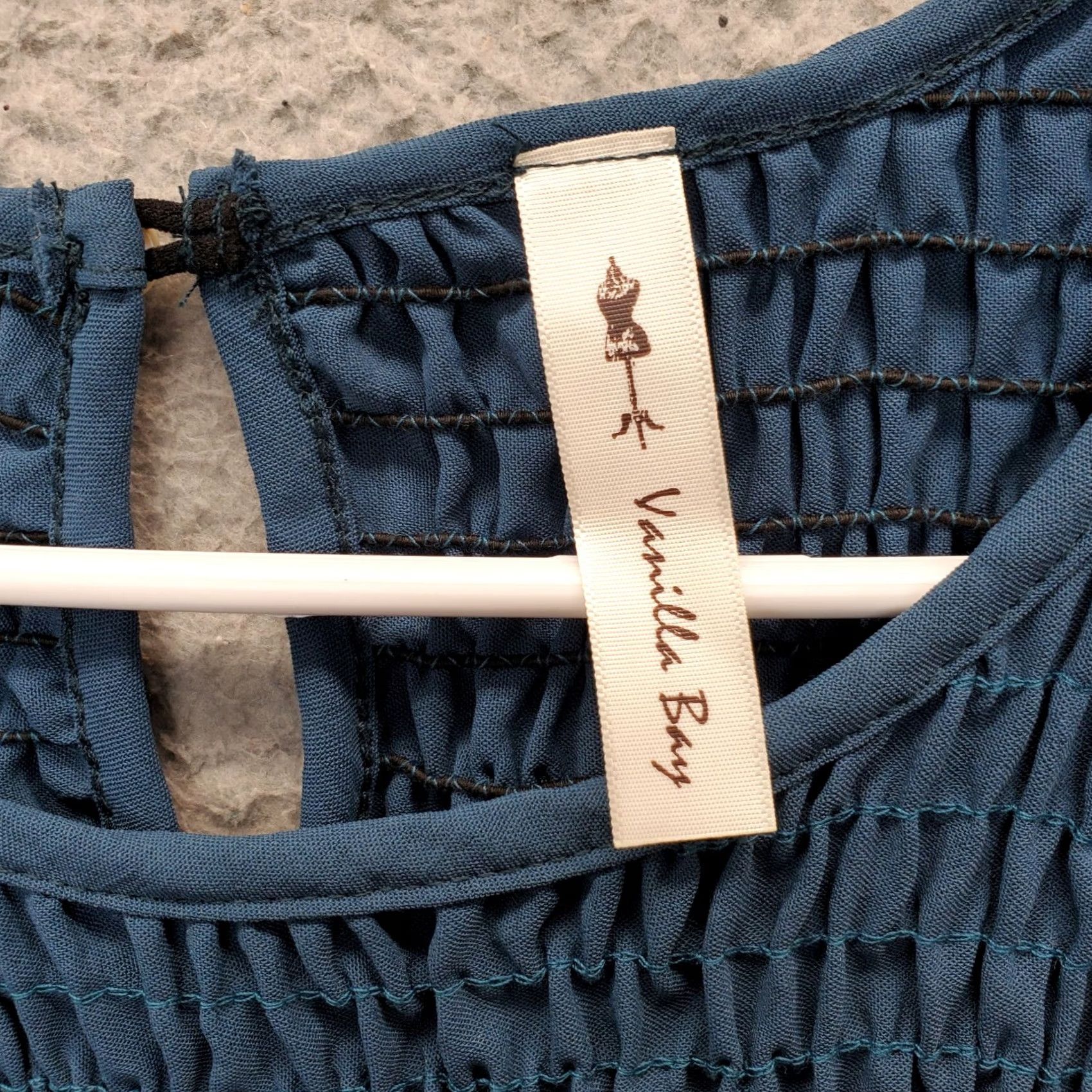 Vintage Vanilla Bay Blouse Top Womens S Blue Smocked Detail Long Sleeve Round Neck Shirt Size S / US 4 / IT 40 - 4 Thumbnail