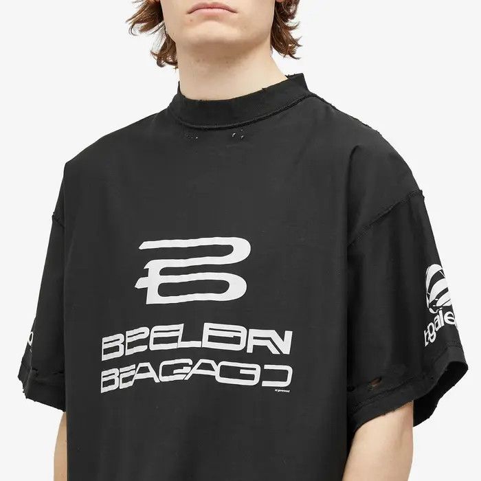 Balenciaga o1w1db10226 Al Generated Inside-Out T-Shirt Oversized Black Size US XL / EU 56 / 4 - 5 Thumbnail