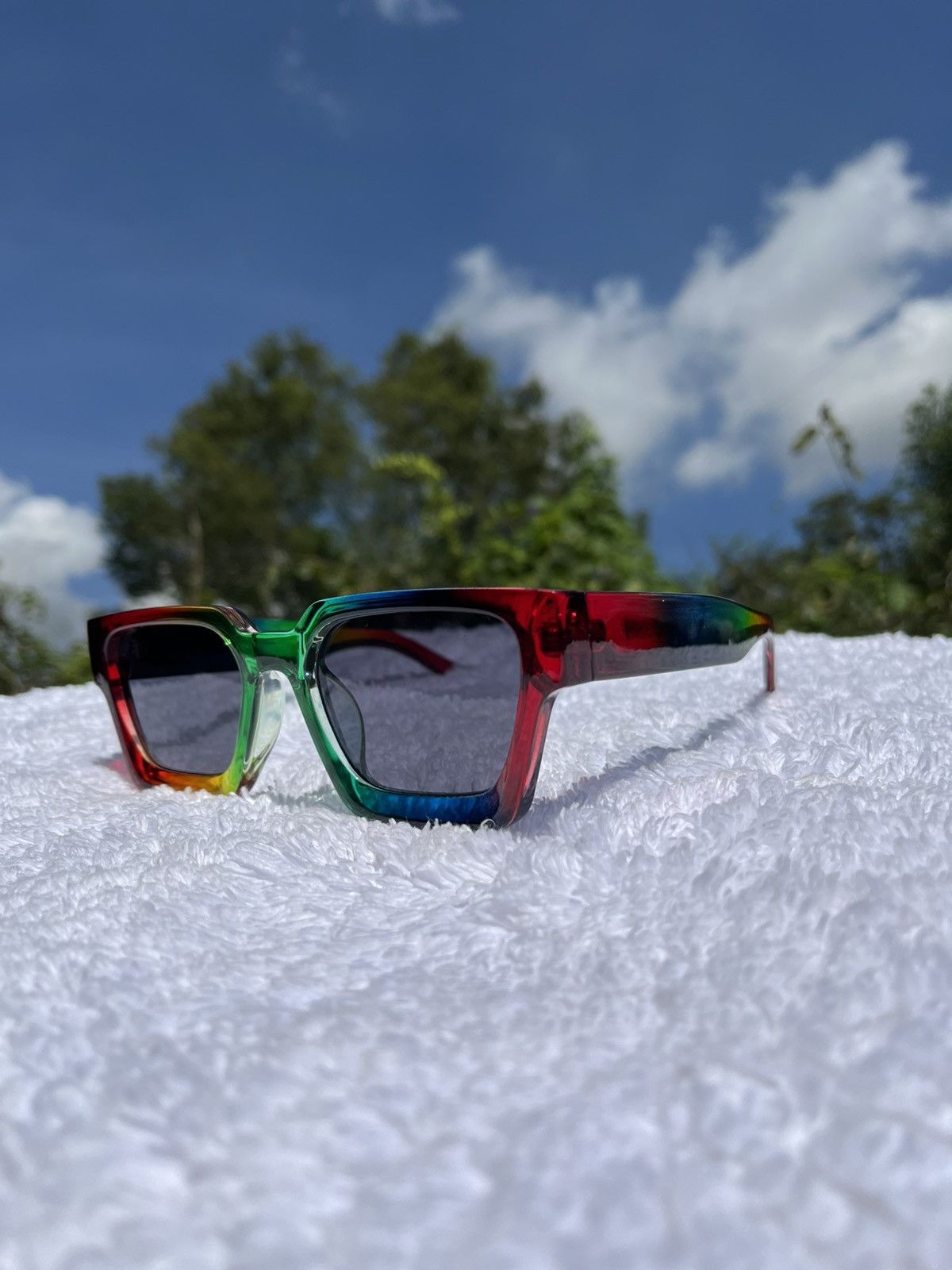 Vintage Rainbow Crystal Square Sunglasses Size ONE SIZE - 1 Thumbnail