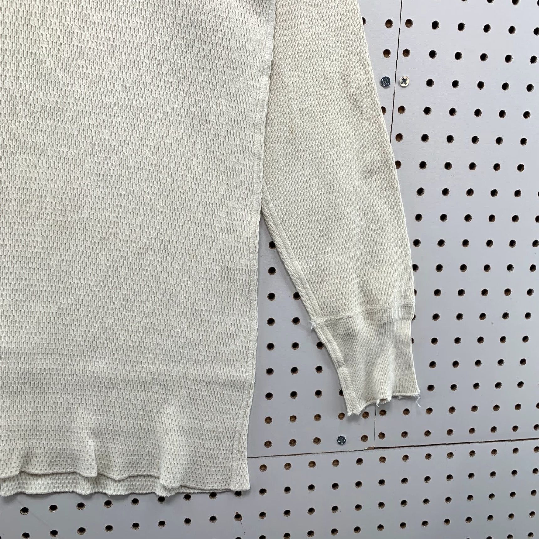 Vintage VINTAGE Bodygard T-Shirt Shirt Mens L Beige Thermal Waffle Knit Long Sleeve 50s 60s Cotton Grunge Winter Fall Spring Mens Size US L / EU 52-54 / 3 - 5 Thumbnail