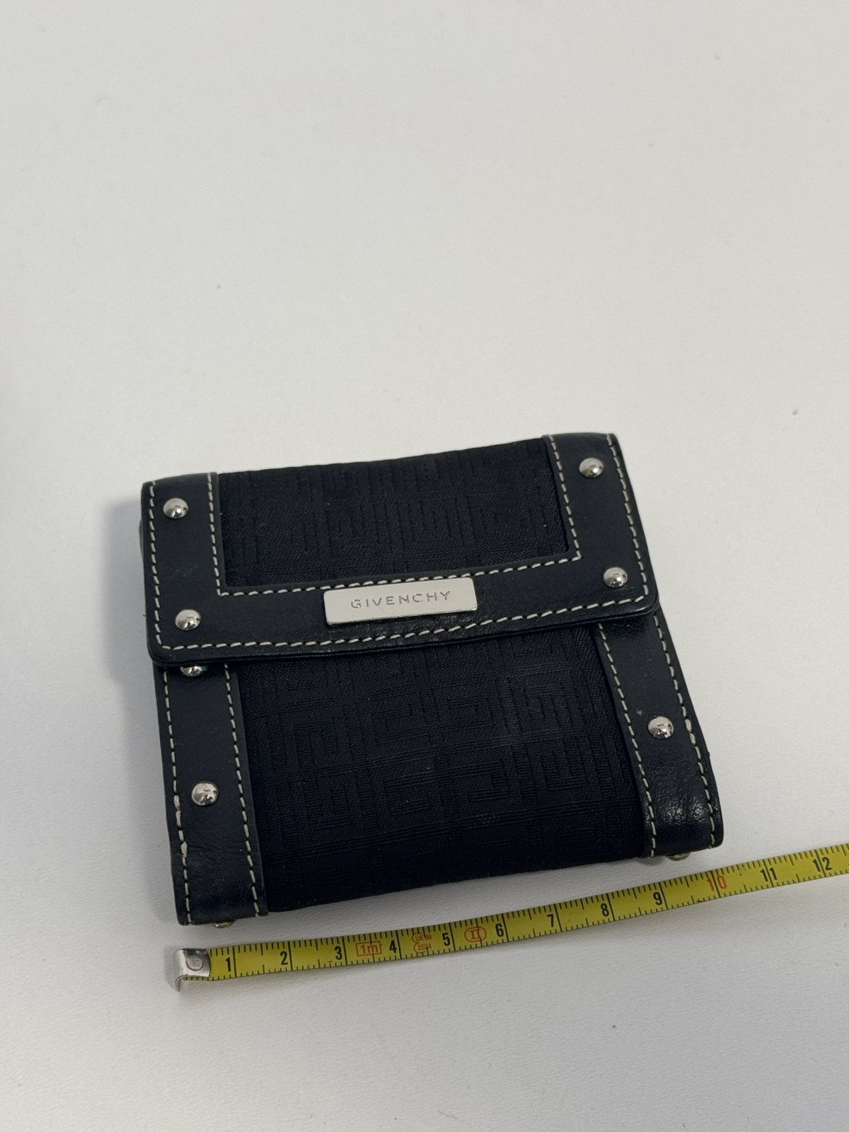 Givenchy Auth Givenchy Vintage Leather Compact Wallet Preowned Black Size ONE SIZE - 19 Thumbnail
