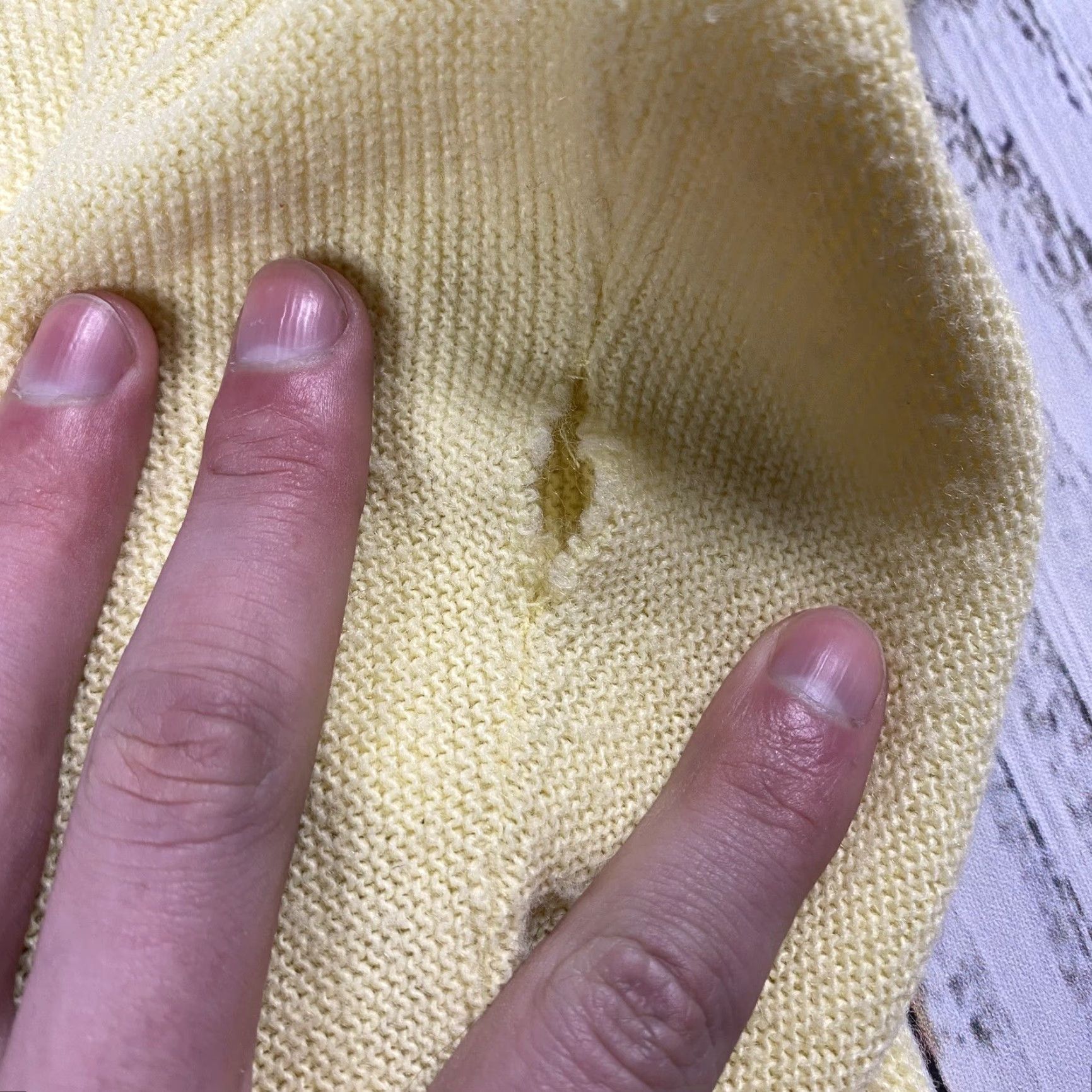 Izod VINTAGE IZOD Yellow Knit Cardigan XL Mens Preppy Button-Up with Embroidered Crest Size US XL / EU 56 / 4 - 6 Thumbnail