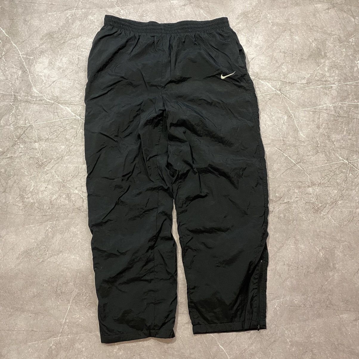 Nike VINTAGE NIKE NYLON DRILL PANTS MINI SWOOSH BLACK 90s Size US 33 - 1 Thumbnail