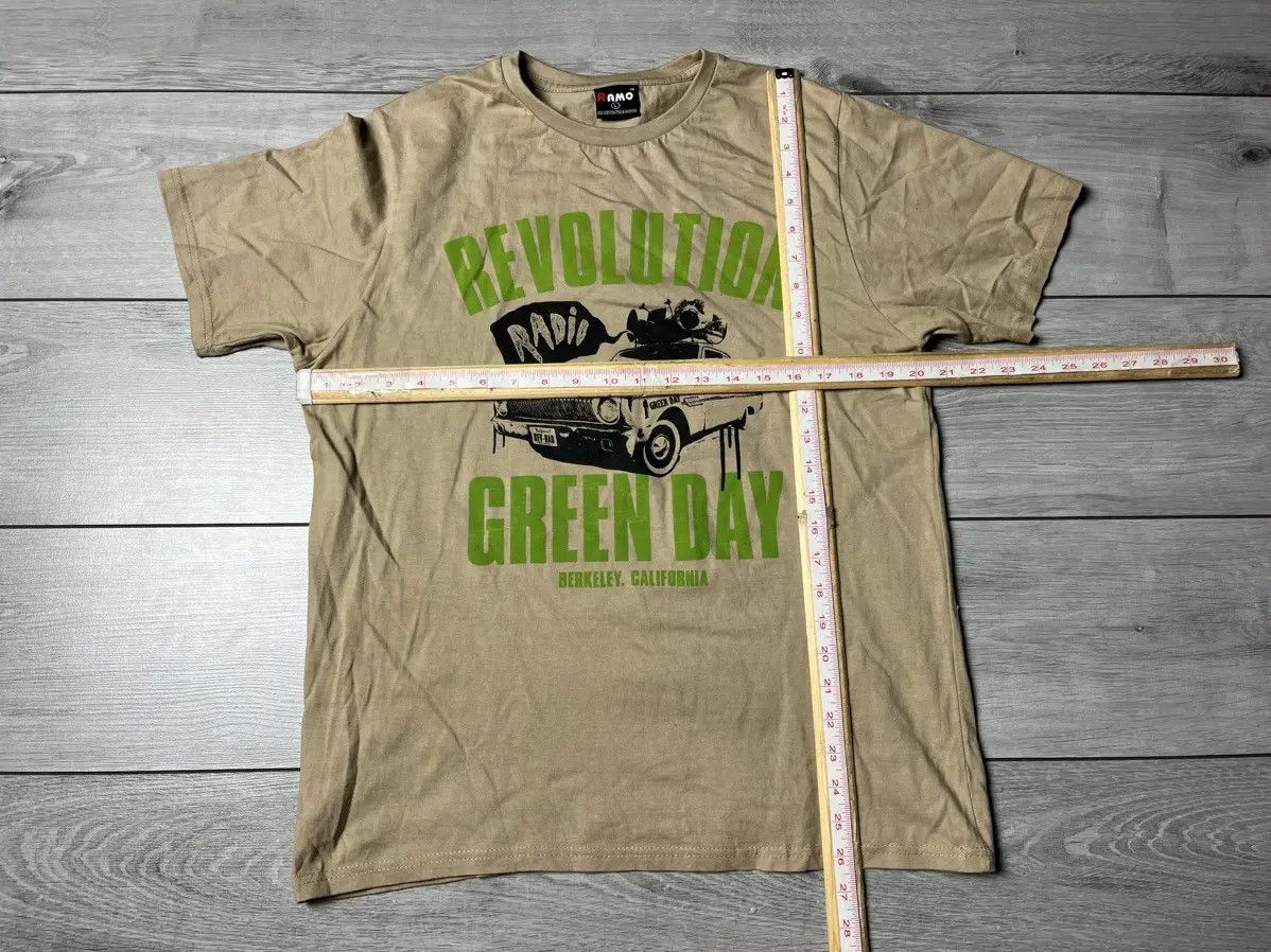 Band Tees Green day revolution radio Tshirt rock band size Large Size US L / EU 52-54 / 3 - 5 Thumbnail