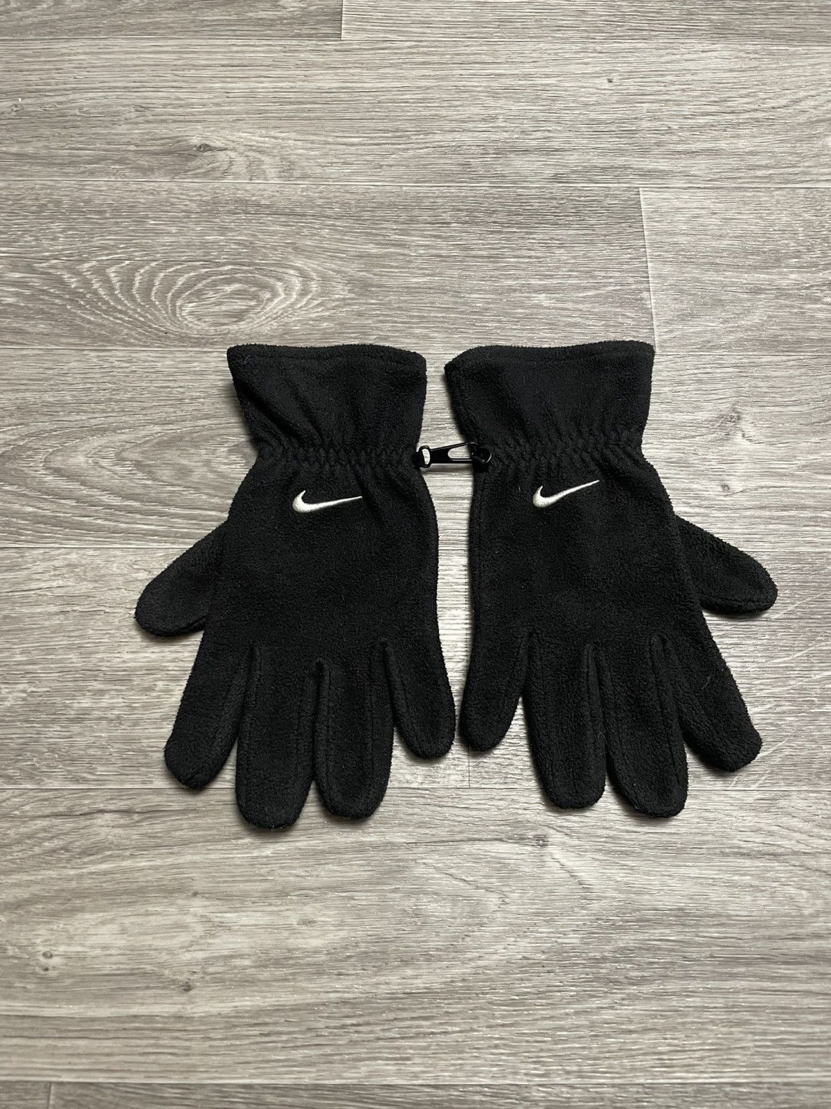 Nike Vintage Nike Black Fleece Swoosh Logo Gloves Y2K Size ONE SIZE - 1 Thumbnail