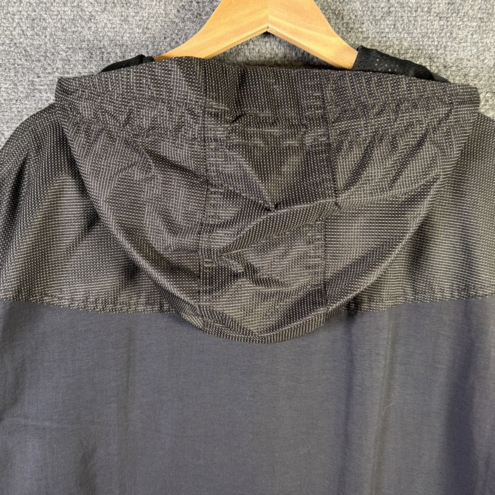 Tommy Hilfiger Vintage Tommy Hilfiger Jacket XL 90s Black Retro Gorpcore Size US XL / EU 56 / 4 - 10 Thumbnail