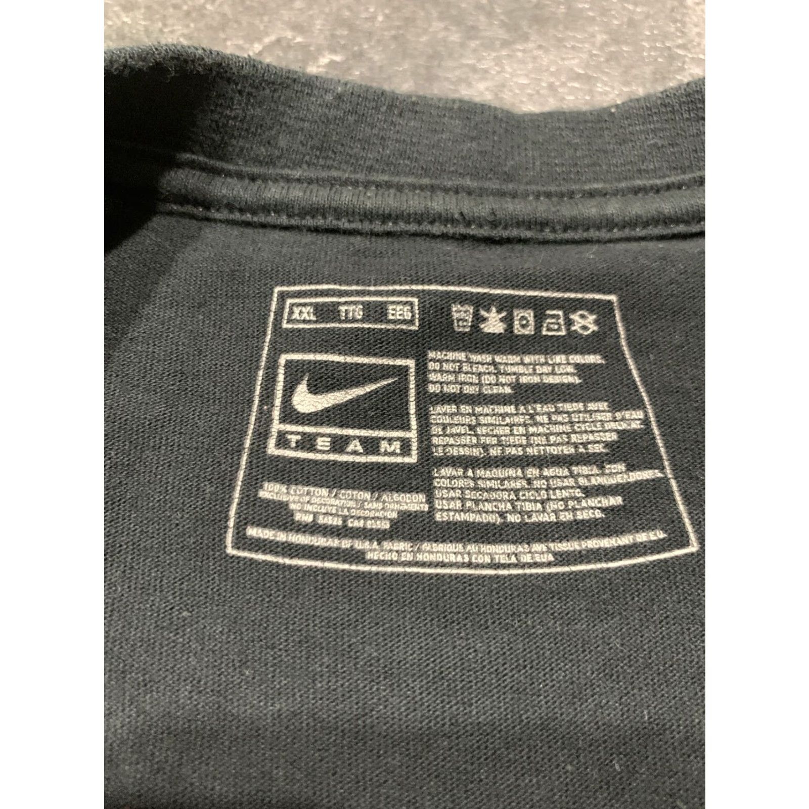 Nike NIKE Men's Snike 2XL Black T-Shirt - Preowned, Mild Stains Size US XXL / EU 58 / 5 - 5 Thumbnail