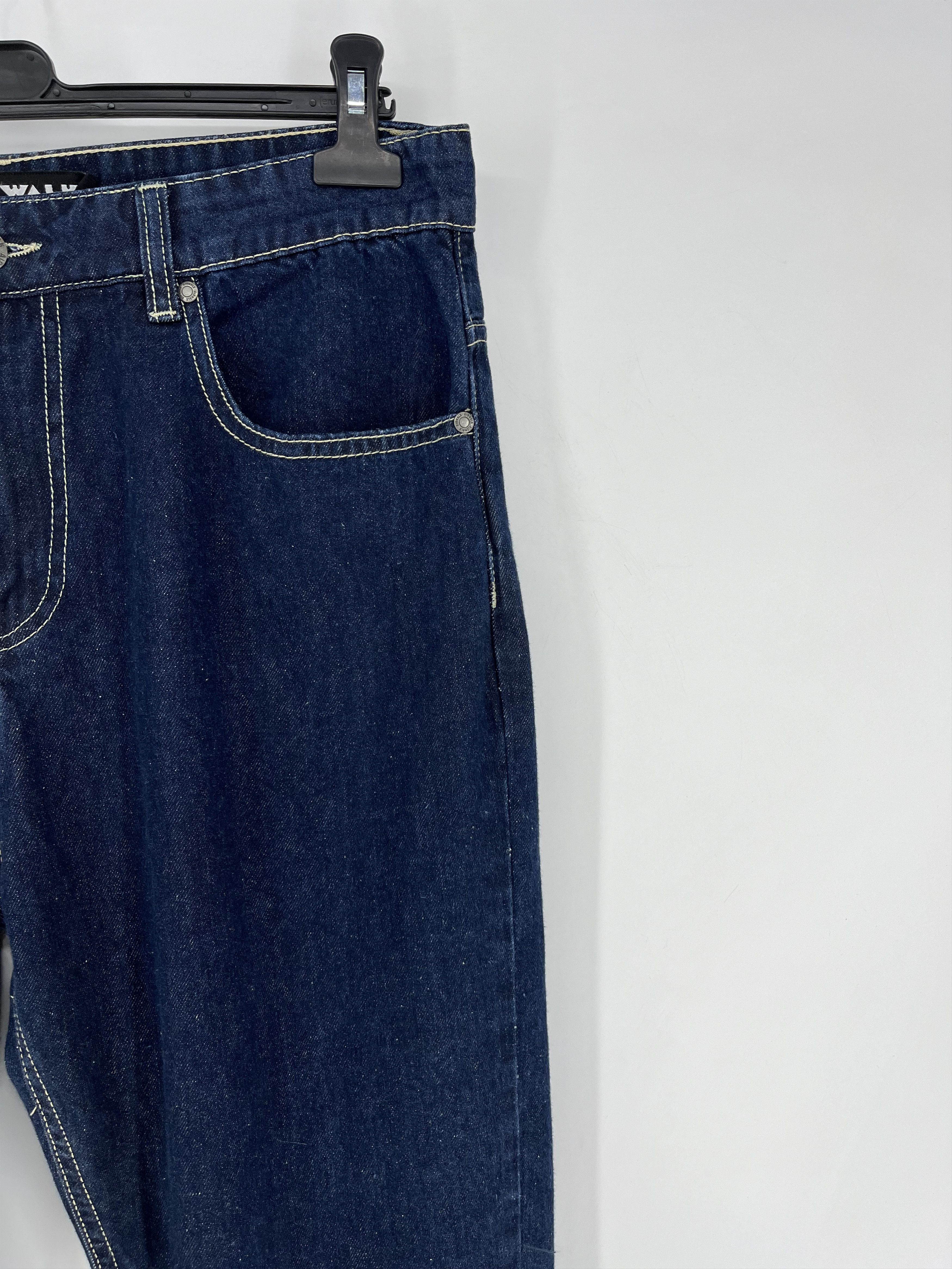 Airwalk × Vintage Vintage Airwalk Turn Up Jean Running Man Skate Jeans Size US 32 / EU 48 - 3 Thumbnail