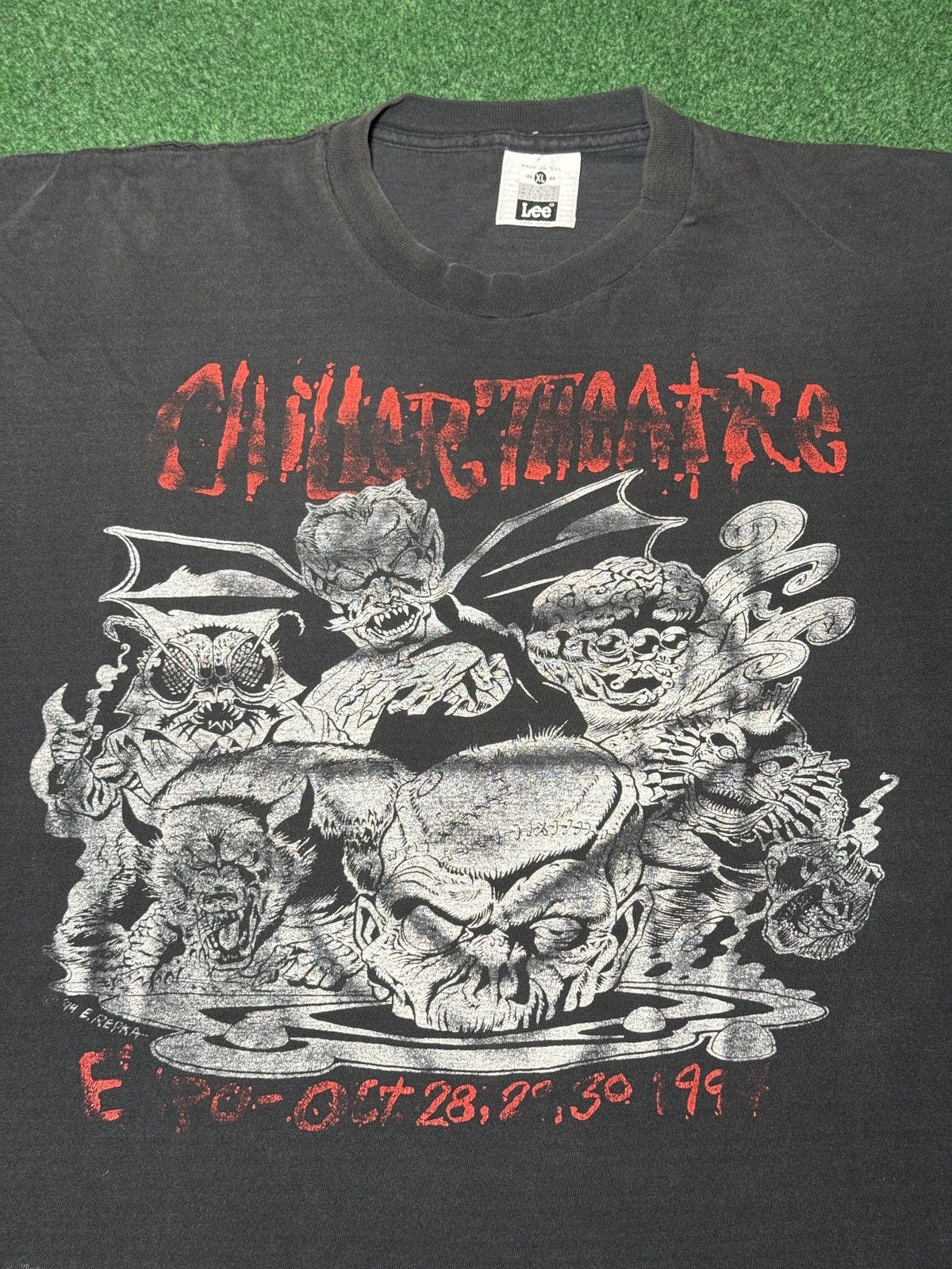 Vintage Vtg Horror Monster Movie RARE Chiller Theatre FADED T Shirt Size US XL / EU 56 / 4 - 2 Thumbnail