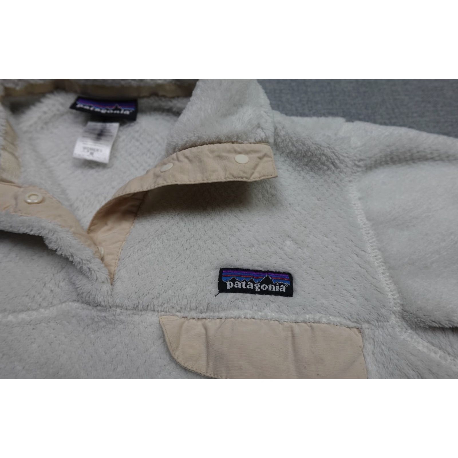 Patagonia Patagonia Sweater Women M White Fleece Pullover Outdoor Casual Logo Dolman Sleeve High Neck All Seasons Modern Vintage: No Size M / US 6-8 / IT 42-44 - 3 Thumbnail