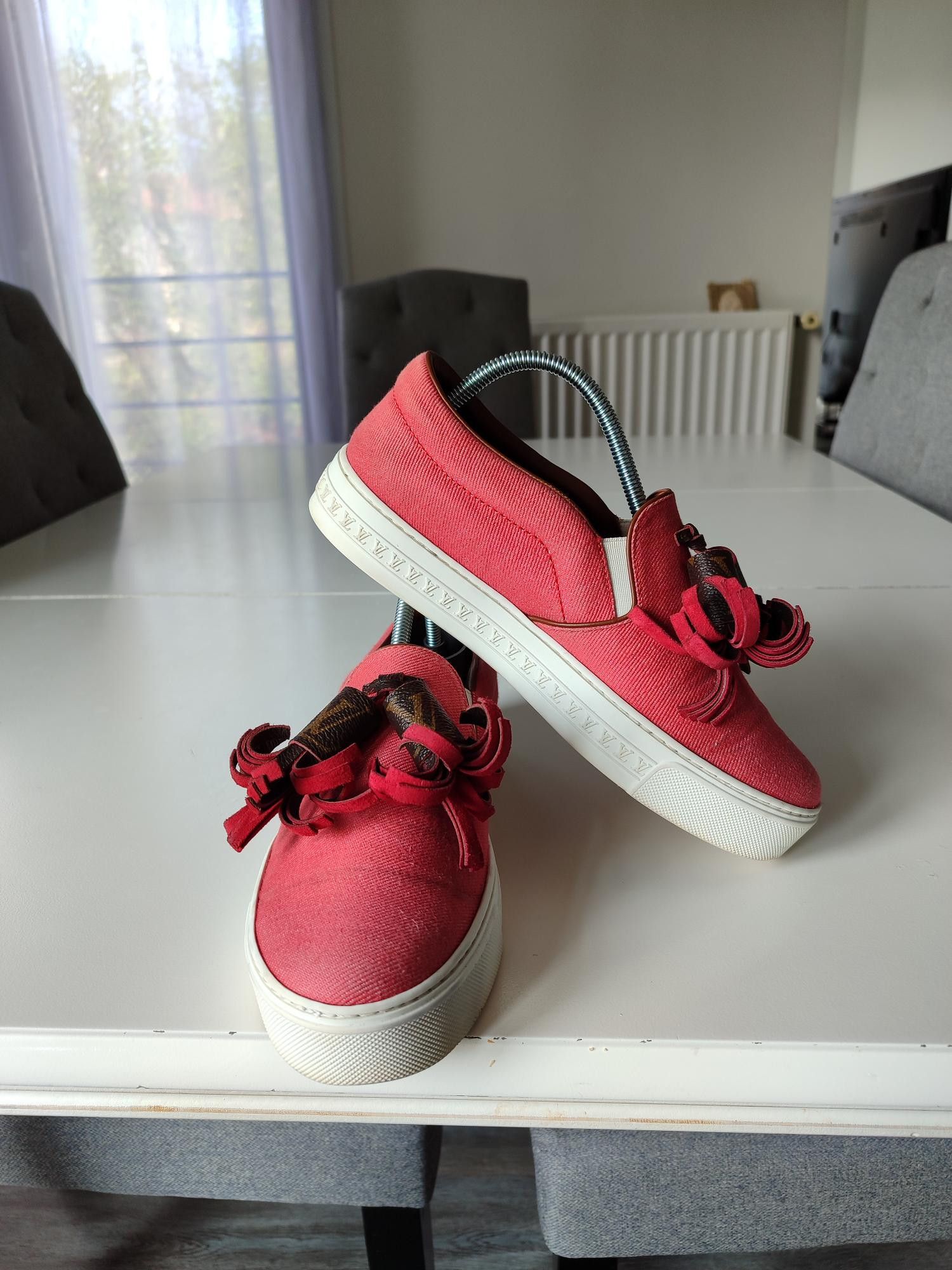 Louis Vuitton SLIP ON LOUIS VUITTON DESTINATION Size US 7 / IT 37 - 5 Thumbnail