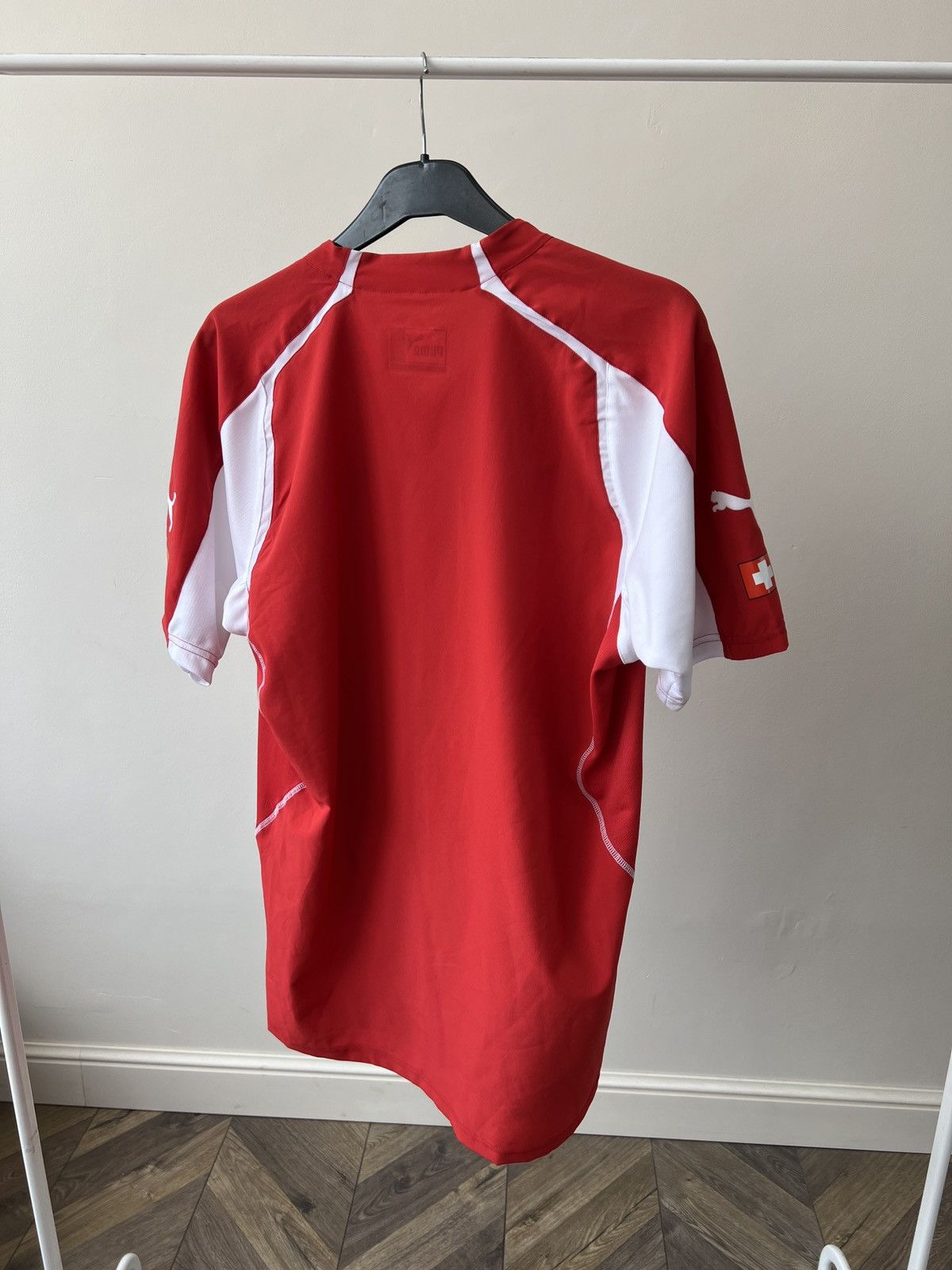 Puma × Vintage Vintage Switzerland Puma 2004 Vintage Home Football Jersey Size US L / EU 52-54 / 3 - 12 Thumbnail
