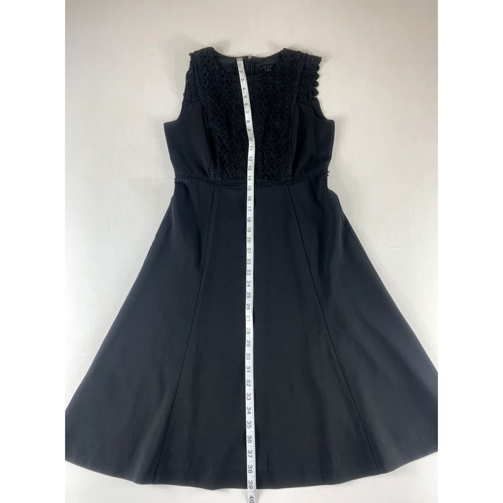 Ann Taylor ANN TAYLOR A-Line SHEATH DRESS WOMENS SIZE 4 BLACK FLORAL CROCHET Size S / US 4 / IT 40 - 2 Thumbnail
