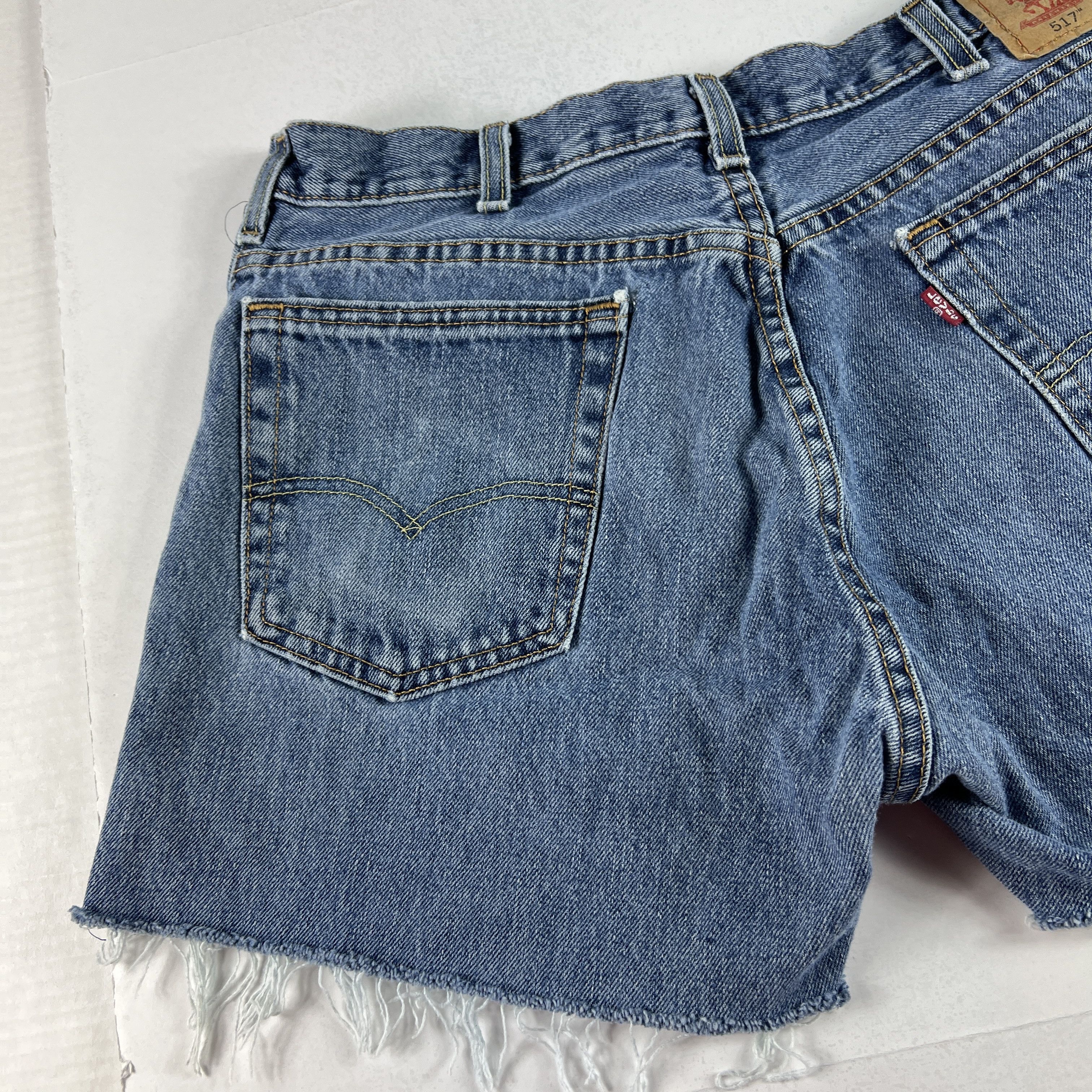 Levi's Levi's Jean Shorts 517 Faded Cut Off Frayed Hem Denim Jorts Size US 33 - 10 Thumbnail