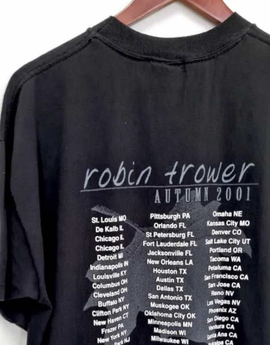 Vintage Robin trower Vintage jerzees t shirt 2001 world tour L Size US L / EU 52-54 / 3 - 3 Thumbnail