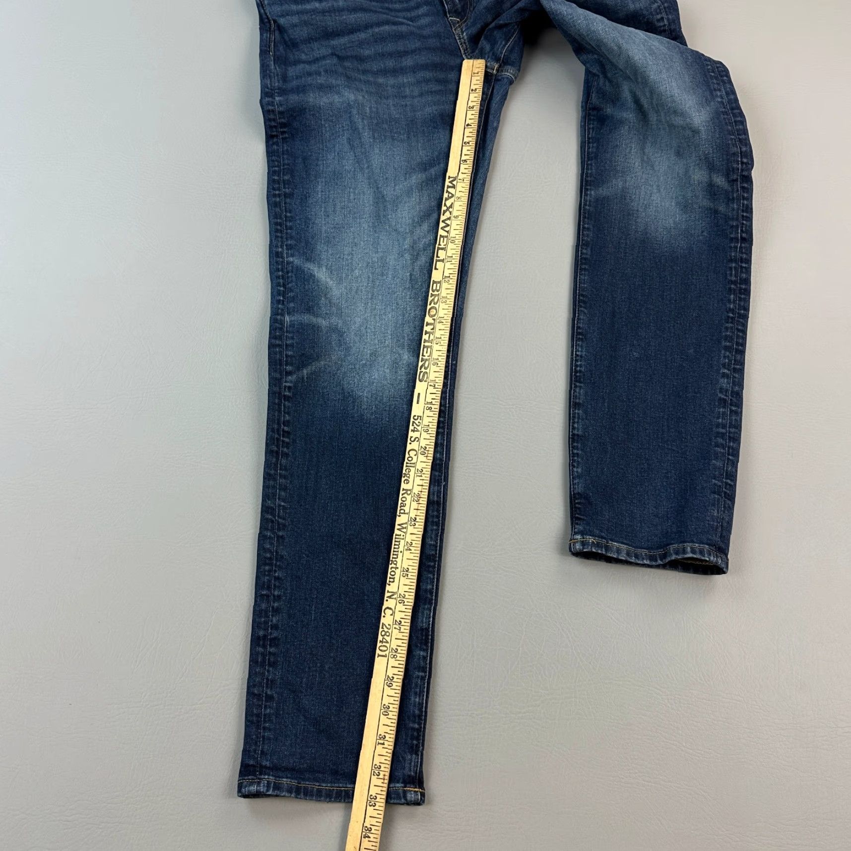 American Eagle Outfitters American Eagle Jeans Mens 34x34 Dark Wash Athletic Fit Stretch Casual Denim 5-Pocket 34x33 Blue Cotton Blend Size US 34 / EU 50 - 2 Thumbnail