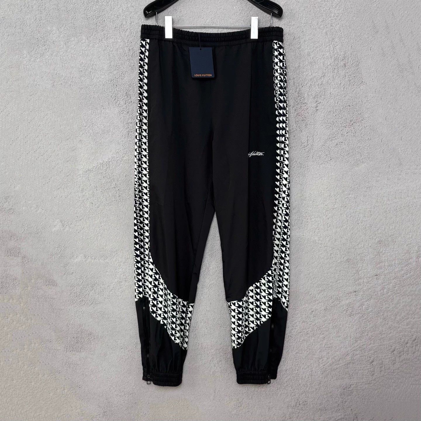 Louis Vuitton LV full print houndstooth cuff zipper pants 44 Size US 28 / EU 44 - 1 Thumbnail
