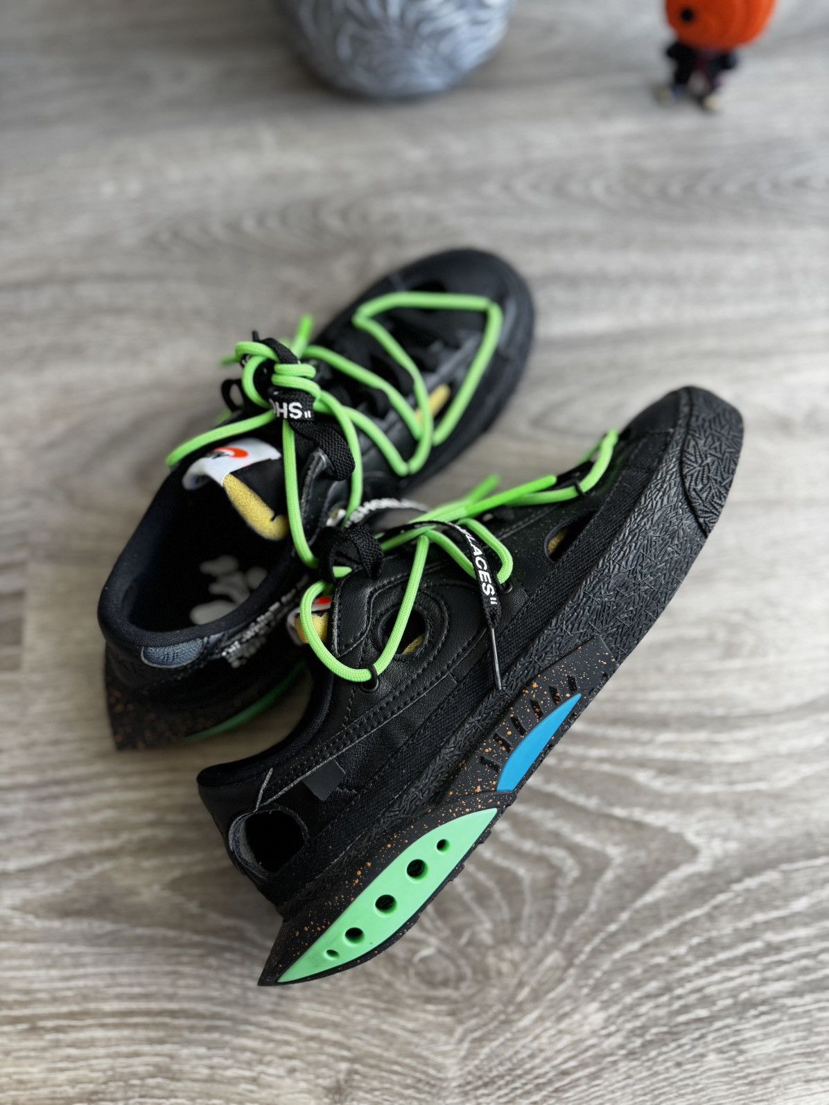 Nike × Off-White OFF-WHITE x Nike Blazer Low Black Electro Green US 6.5 - New Size US 6.5 / EU 39-40 - 3 Thumbnail