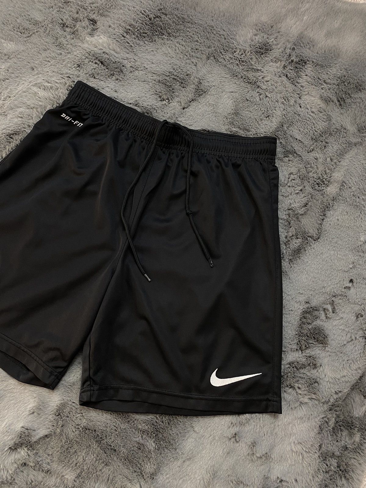 Nike × Vintage Soccer Nike Dri Fit Everton Vintage Shorts S Size US 32 / EU 48 - 4 Thumbnail