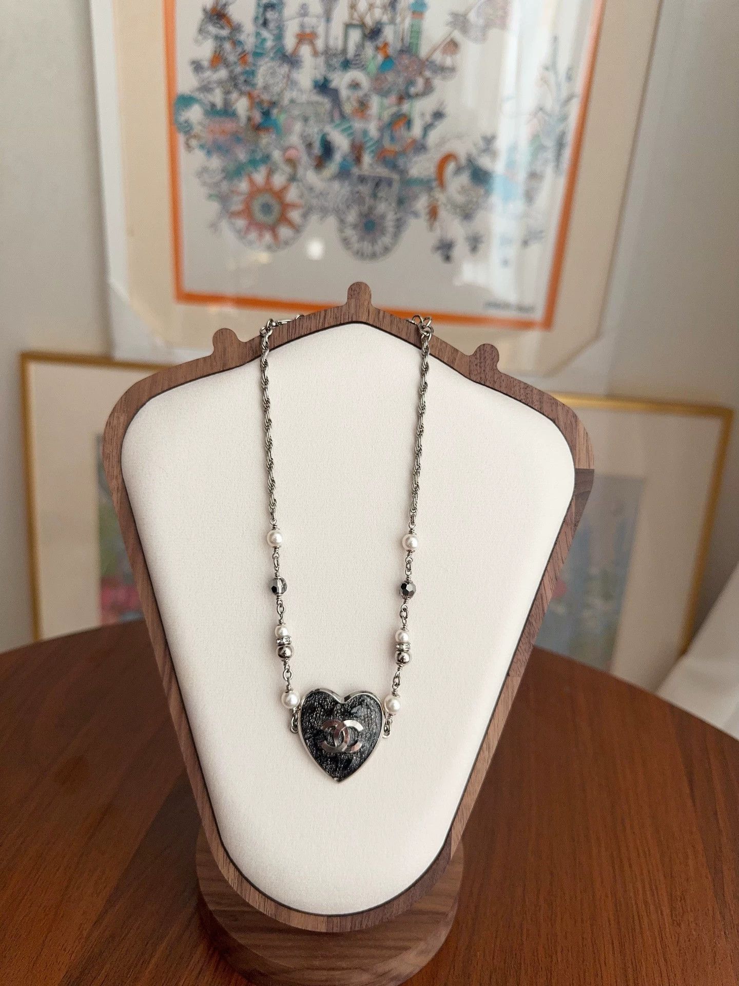 Chanel CHANEL 24K Black Heart Silver Chain Pearl Necklace Size ONE SIZE - 1 Thumbnail