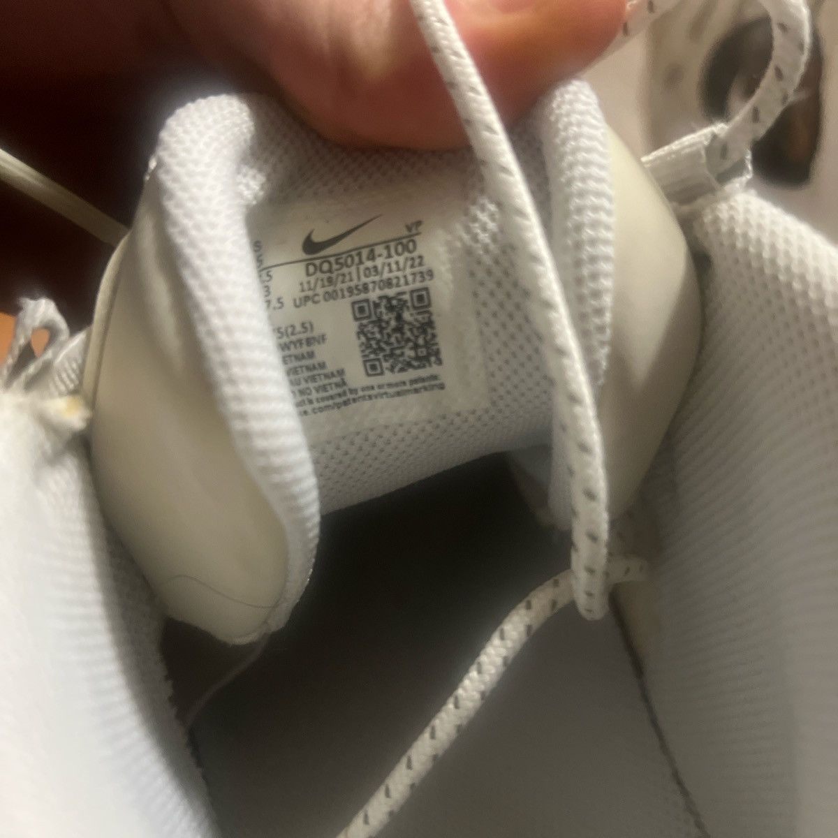 Nike Nike uptempo white and black Size US 9.5 / EU 42-43 - 5 Thumbnail