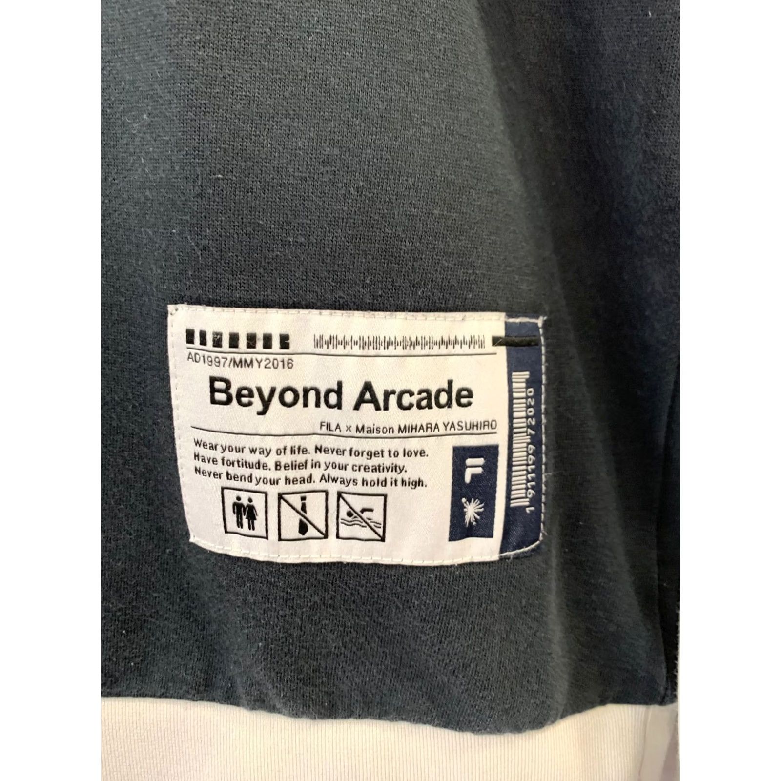 Fila Maison Mihara Yasuhiro x FILA Beyond Arcade Sweatshirt Navy White Red M Mens Pullover Multicolor Size US M / EU 48-50 / 2 - 5 Thumbnail