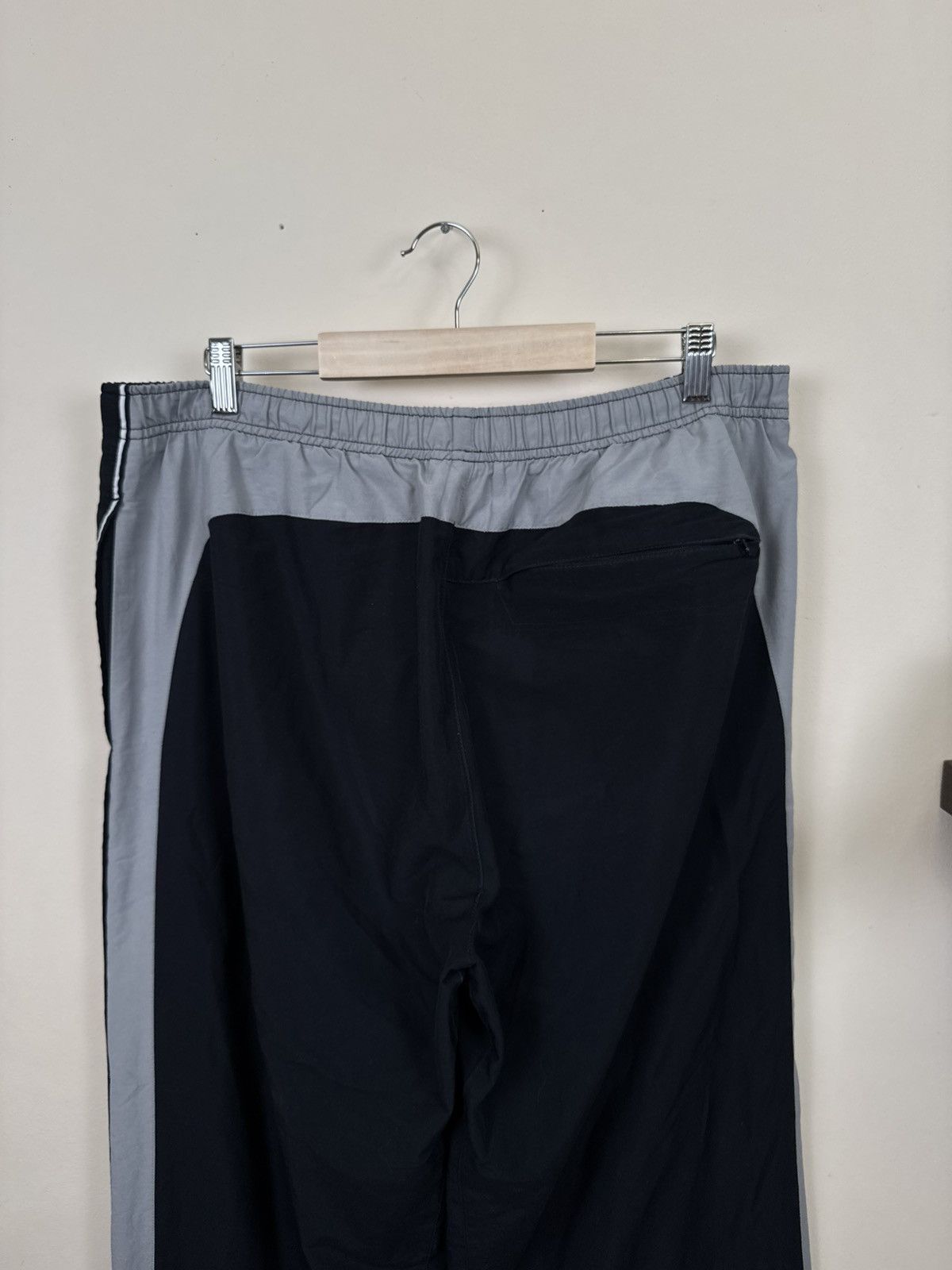 Nike Vintage Nike Pants Nylon Streetwear Straight Black Swoosh XL Size US 36 / EU 52 - 14 Thumbnail